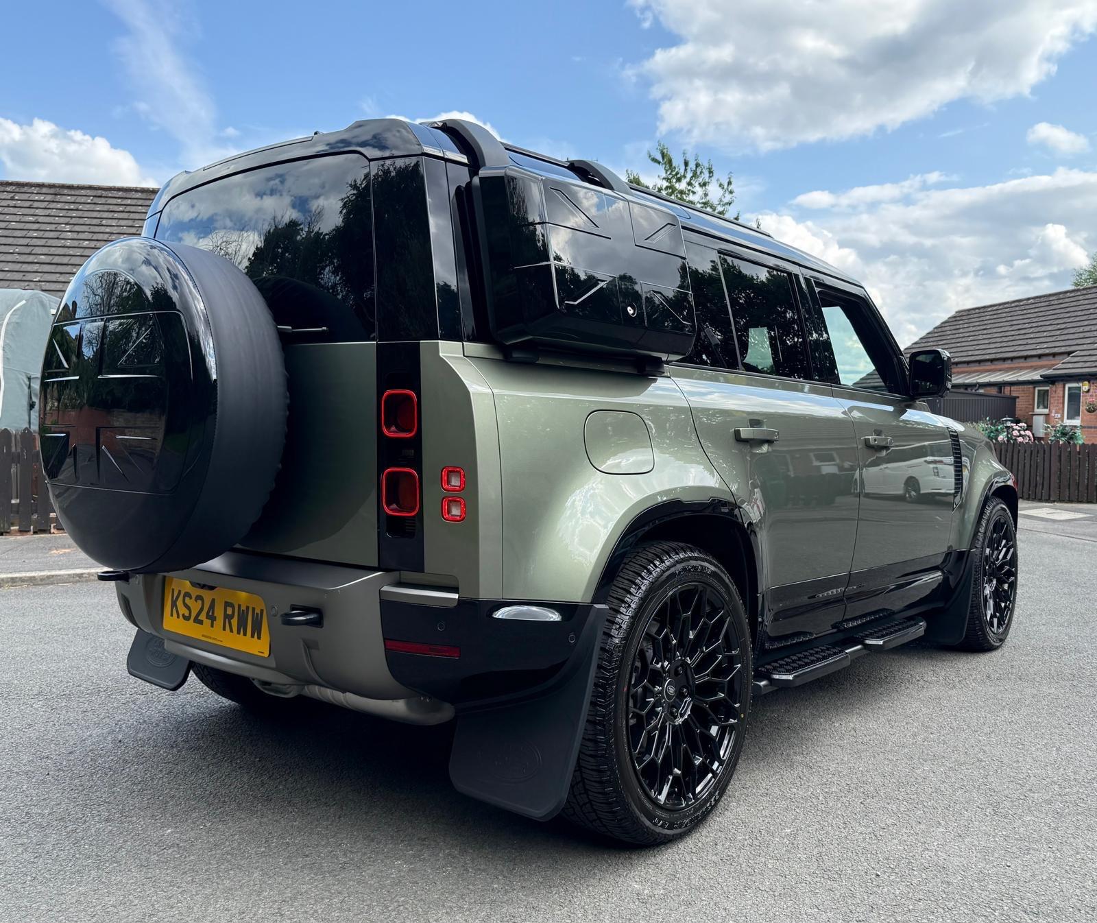 Land Rover Defender view 78