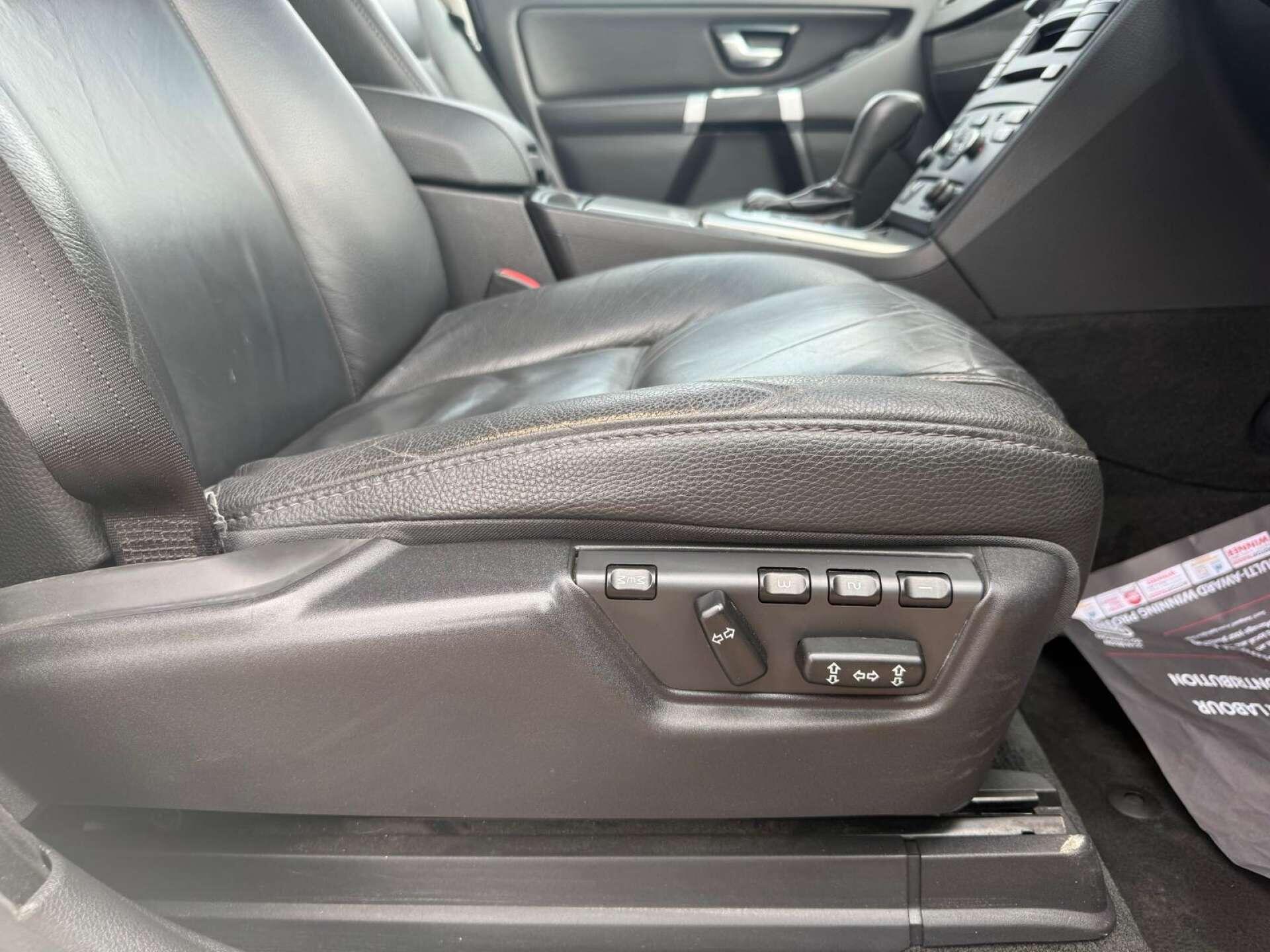 Volvo XC90 view 22