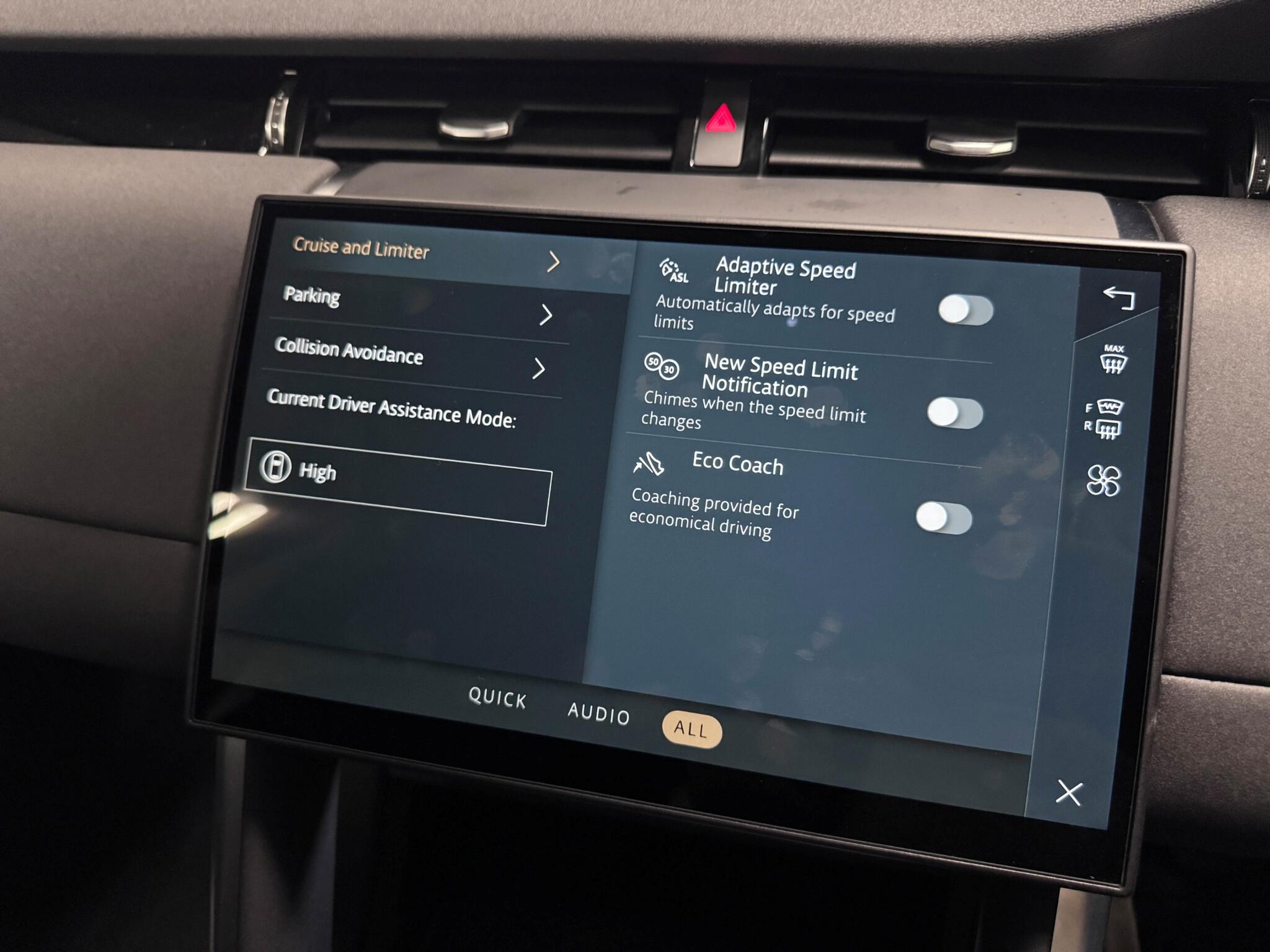 Land Rover Discovery Sport view 62