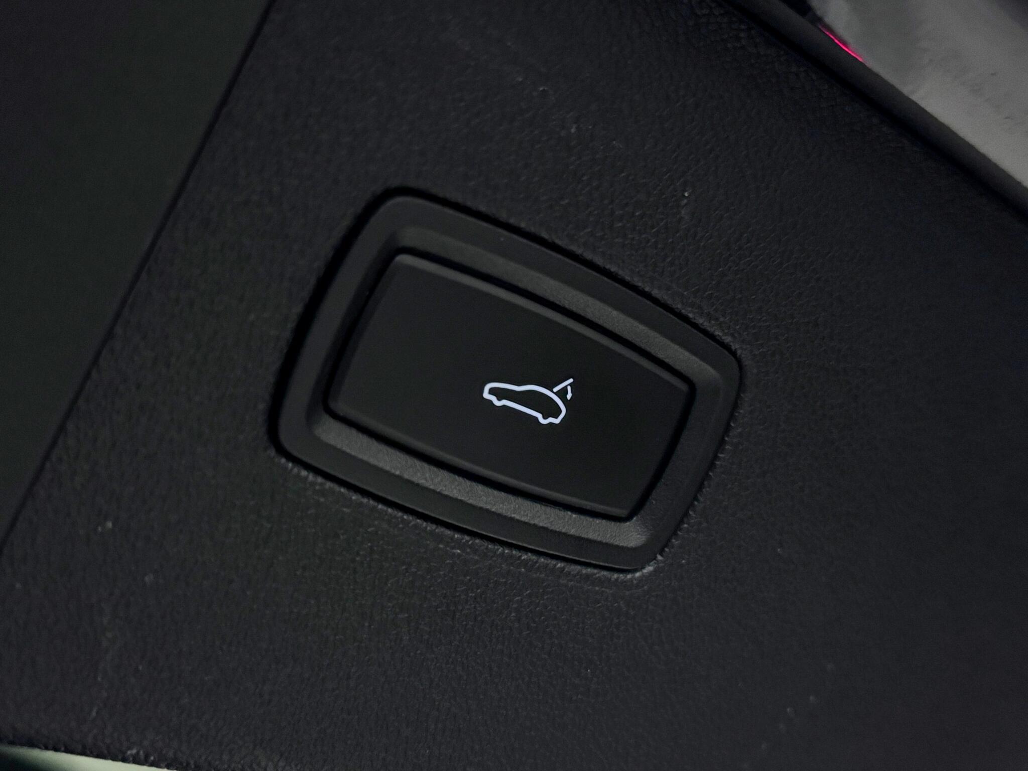 Porsche Cayenne view 23