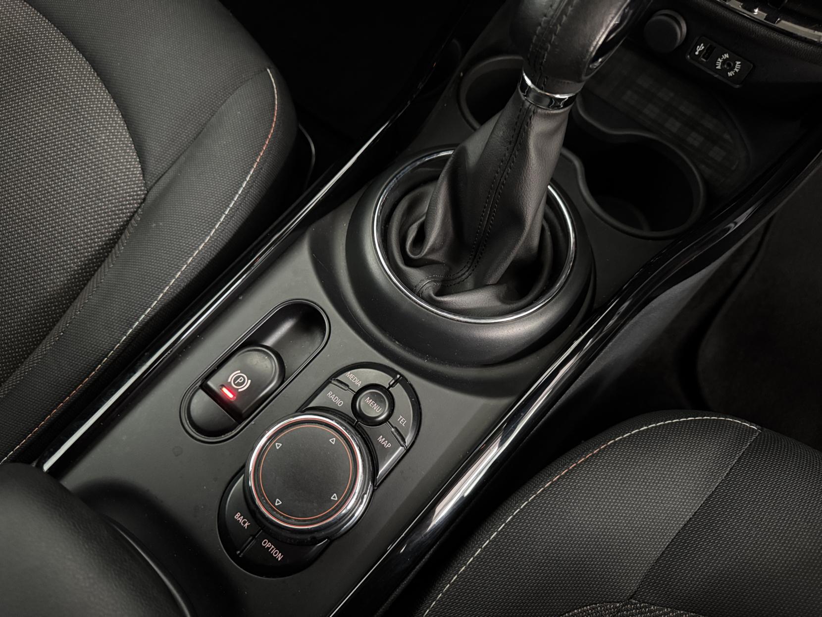 Mini Clubman view 77