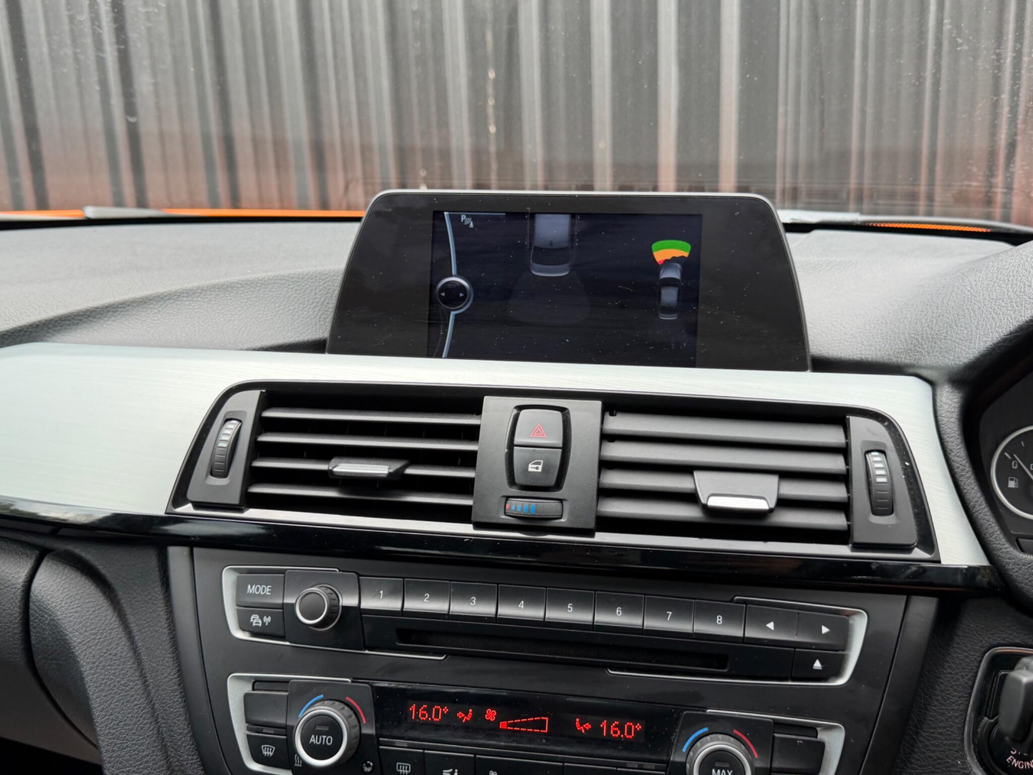 BMW 3 Series view 21