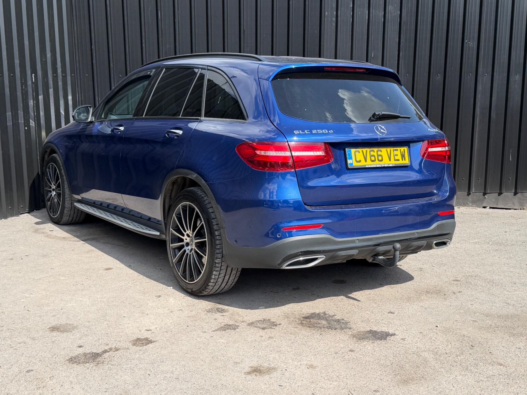 Mercedes-Benz GLC view 20