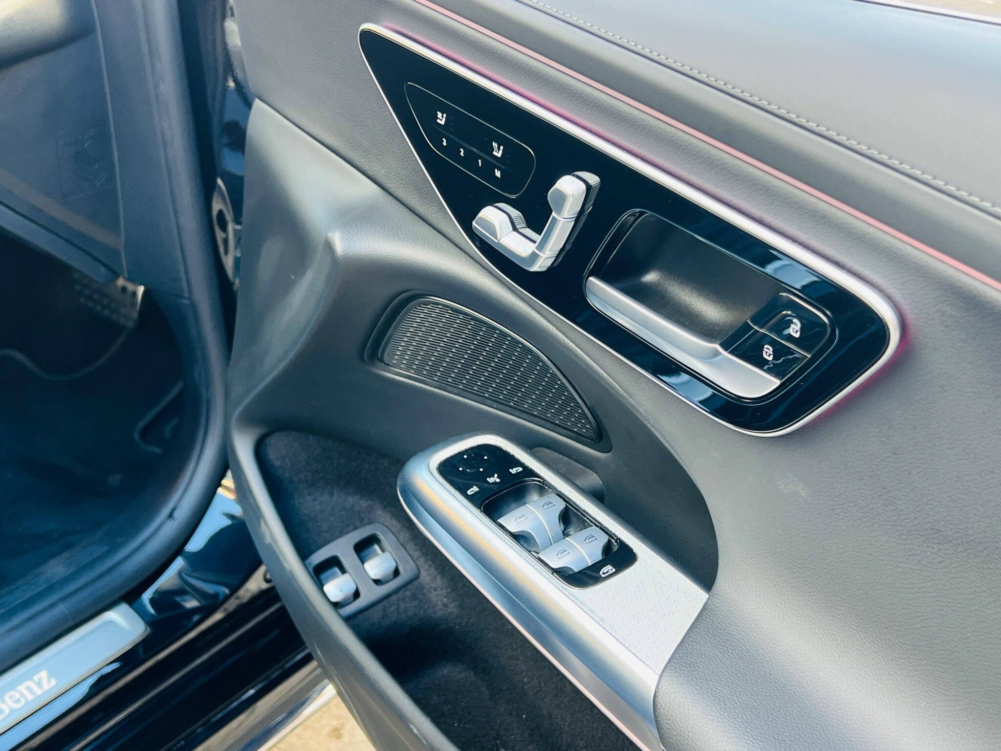 Mercedes-Benz E Class view 44