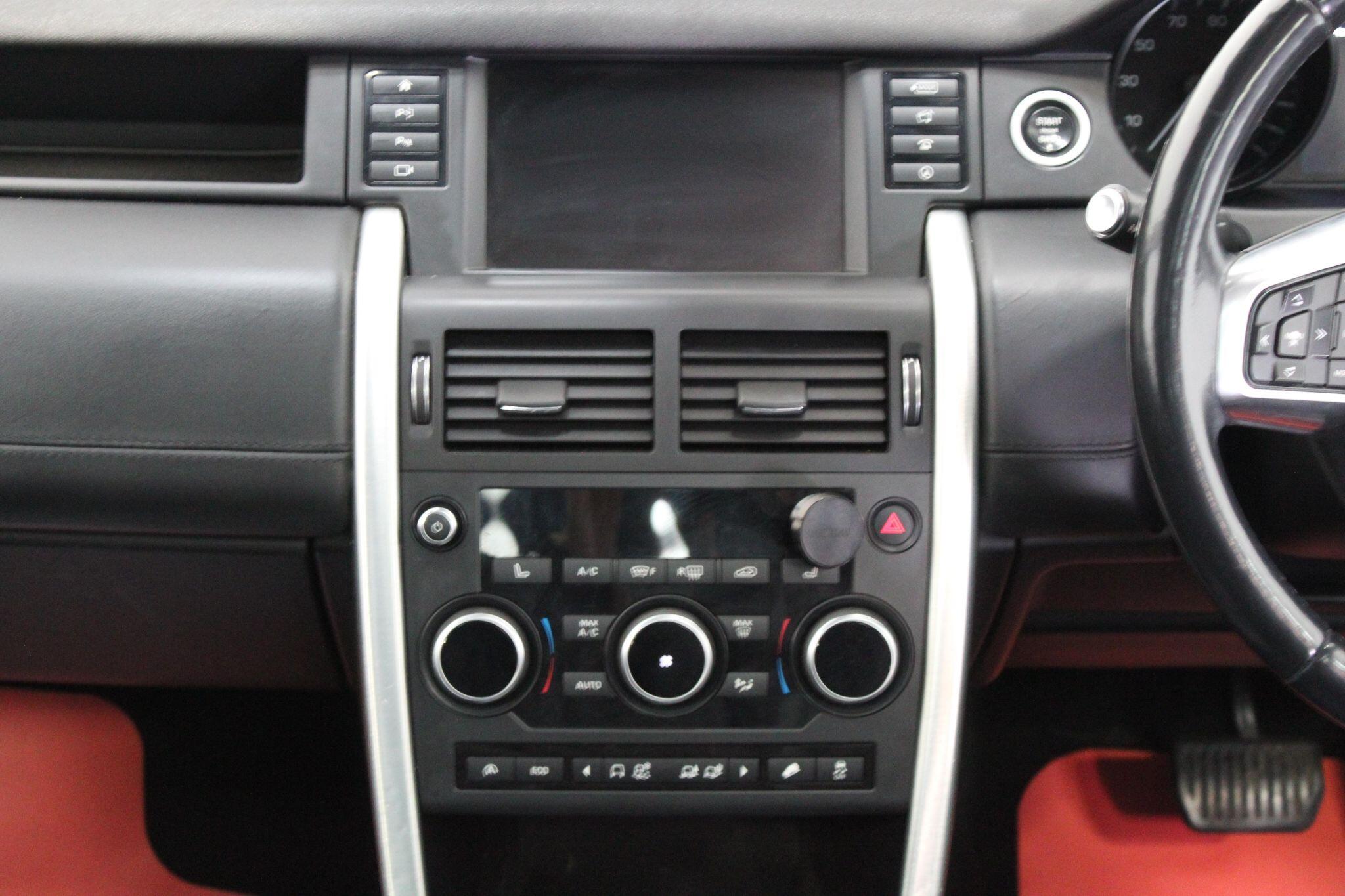 Land Rover Discovery Sport view 34