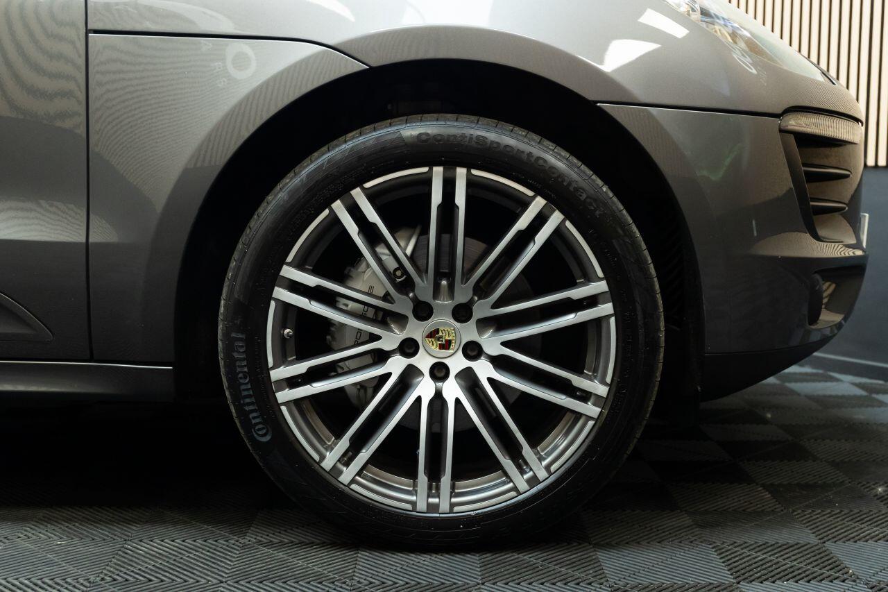 Porsche Macan view 10