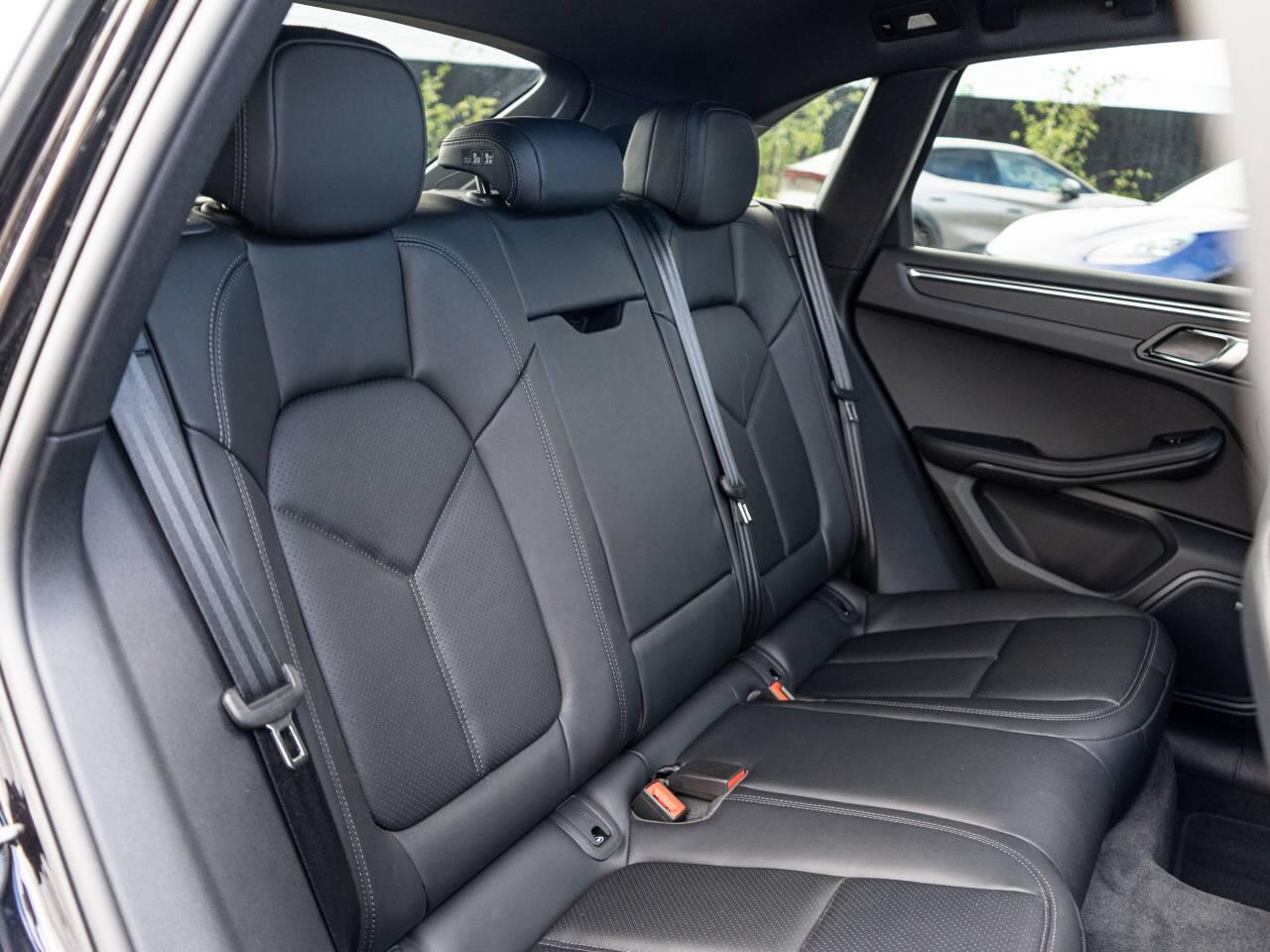 Porsche Macan view 42