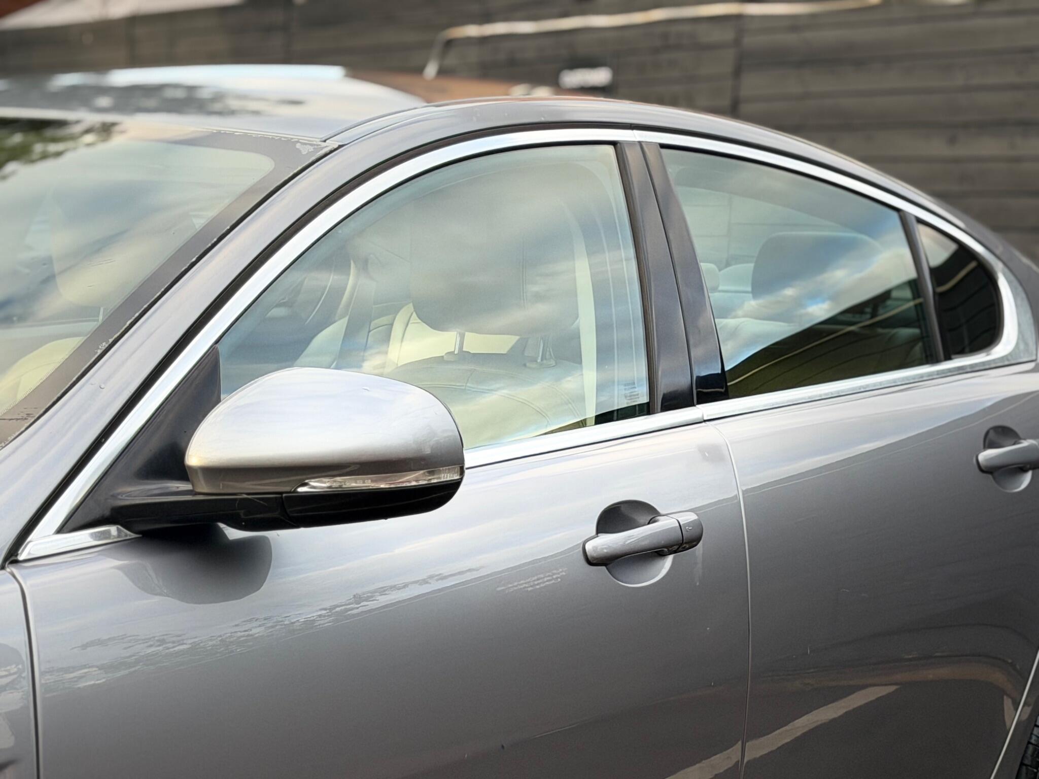 Jaguar XF view 57