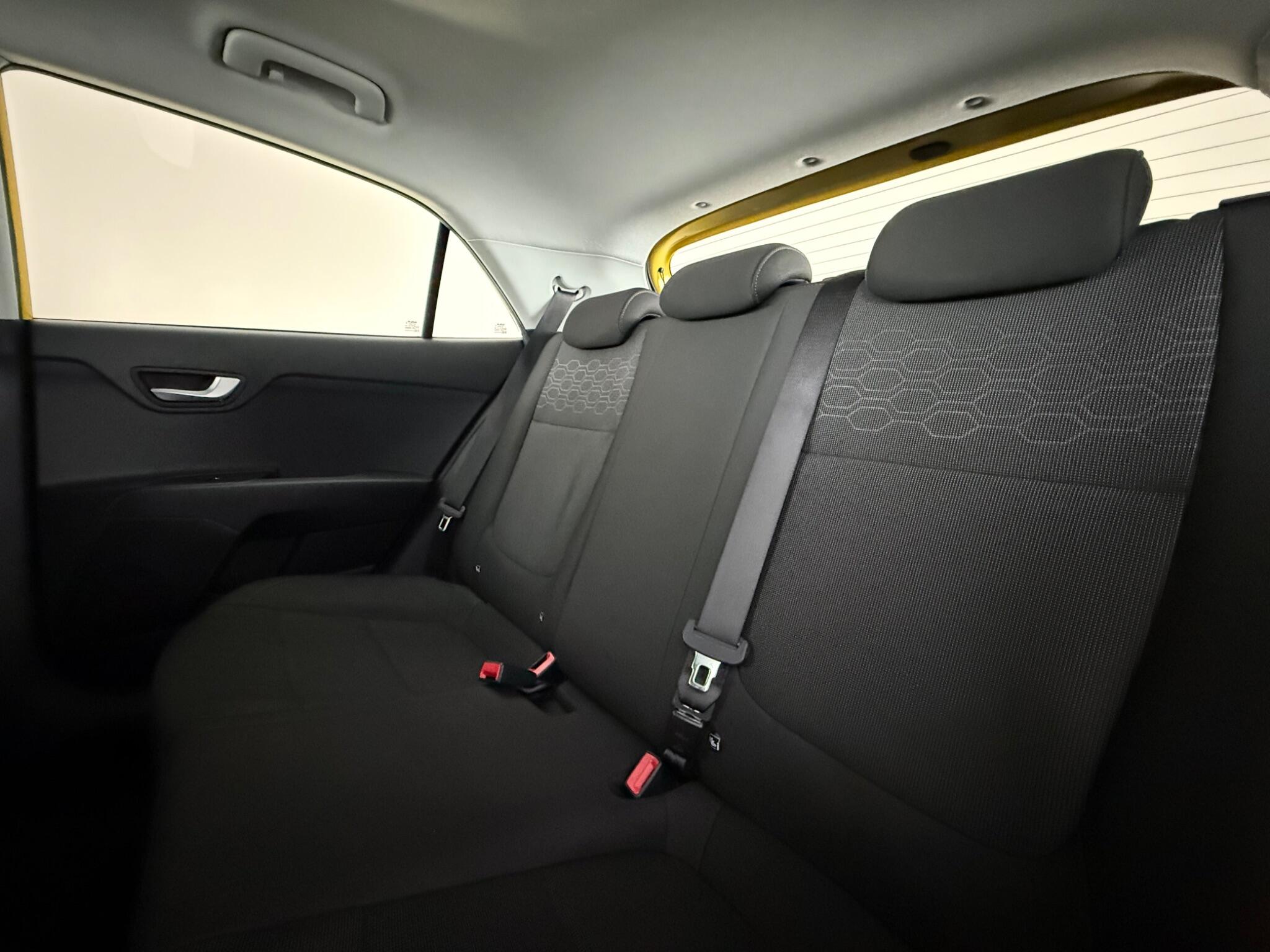 Kia Rio view 18