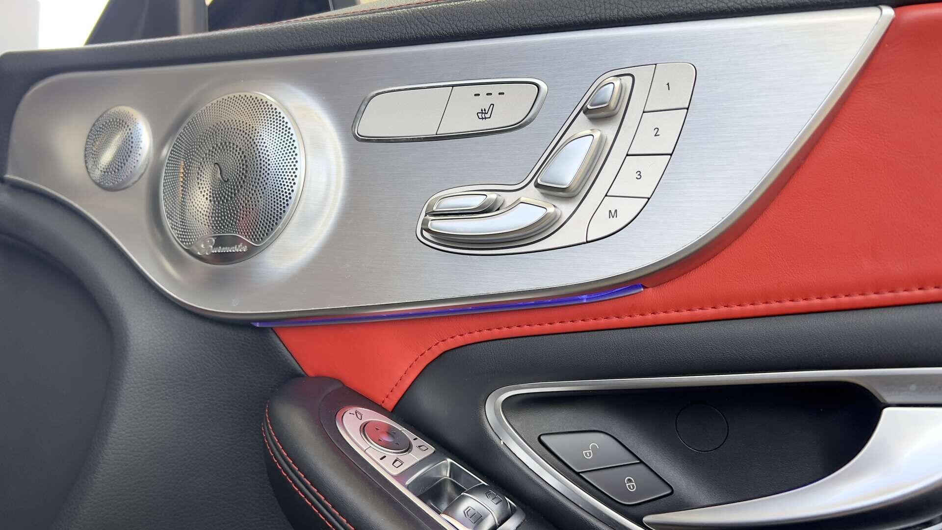 Mercedes-Benz C-Class view 31