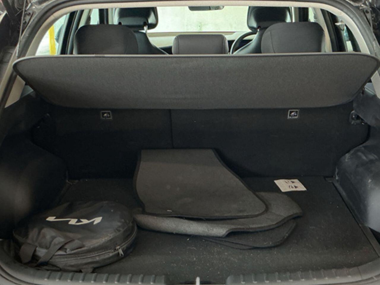 Kia Niro view 6