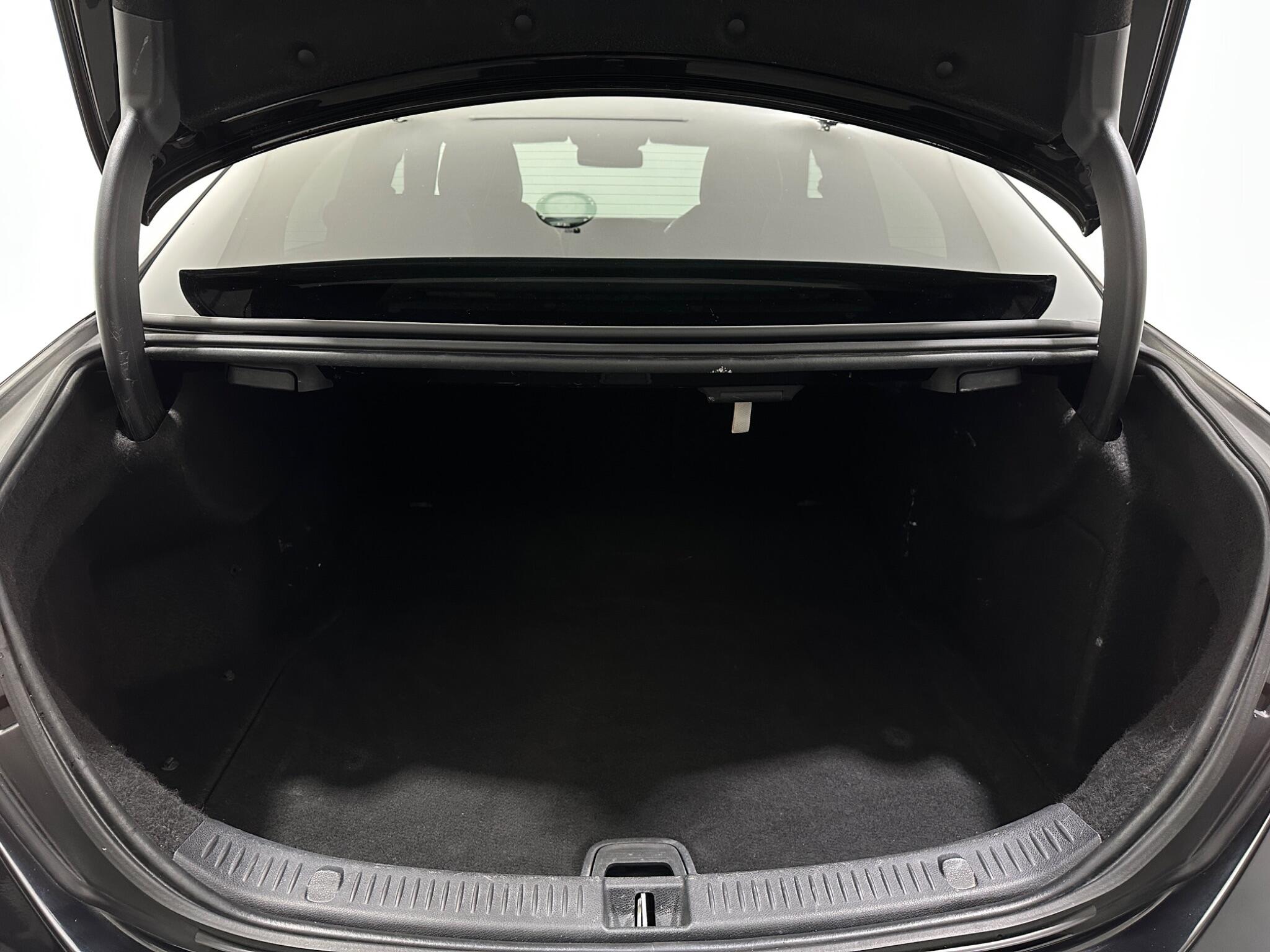 Mercedes-Benz E-Class view 46