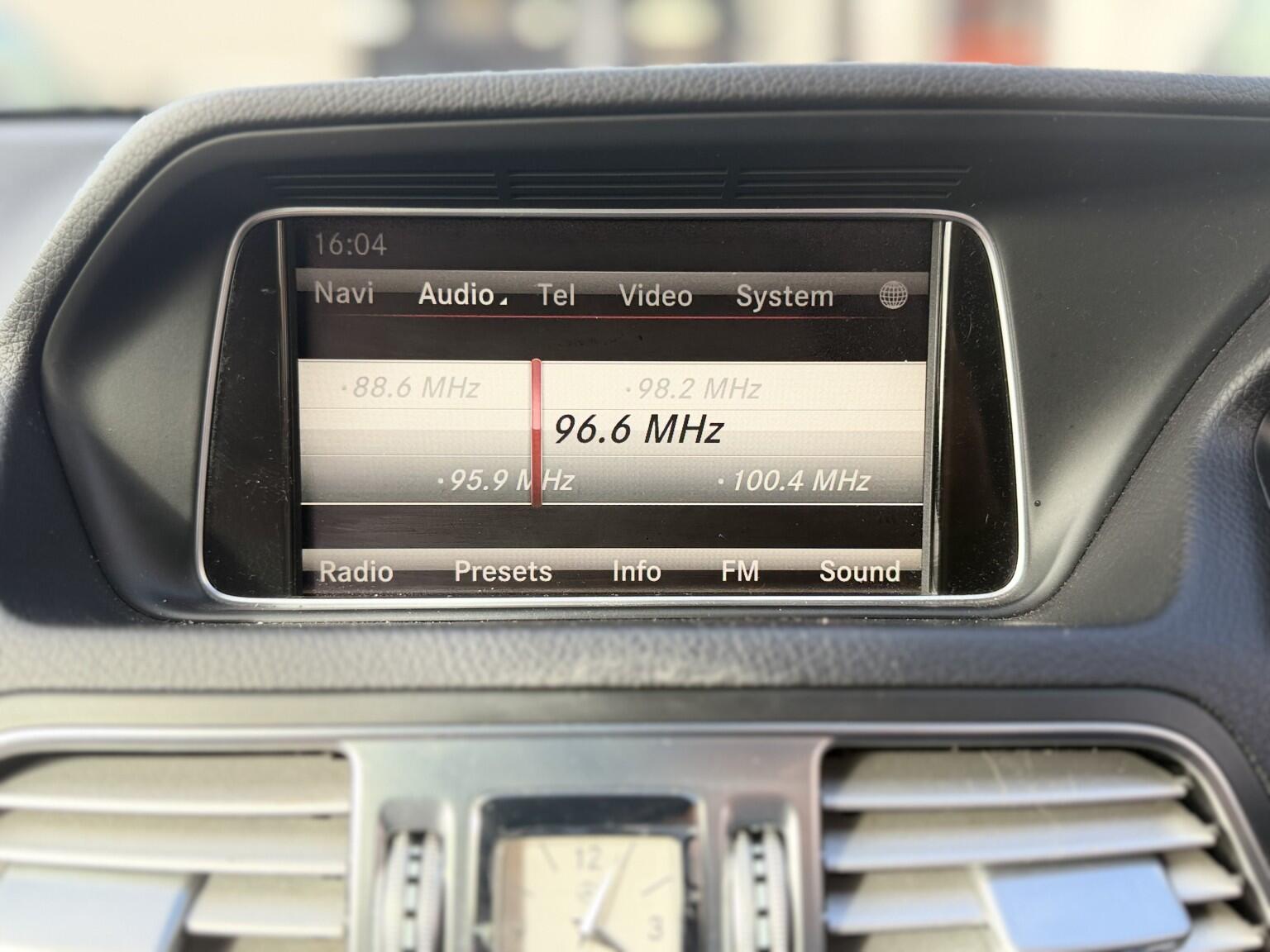 Mercedes-Benz E-Class view 46