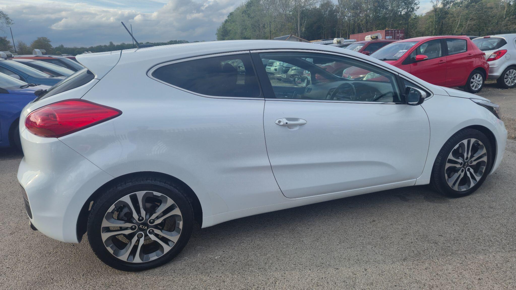 Kia Proceed view 12