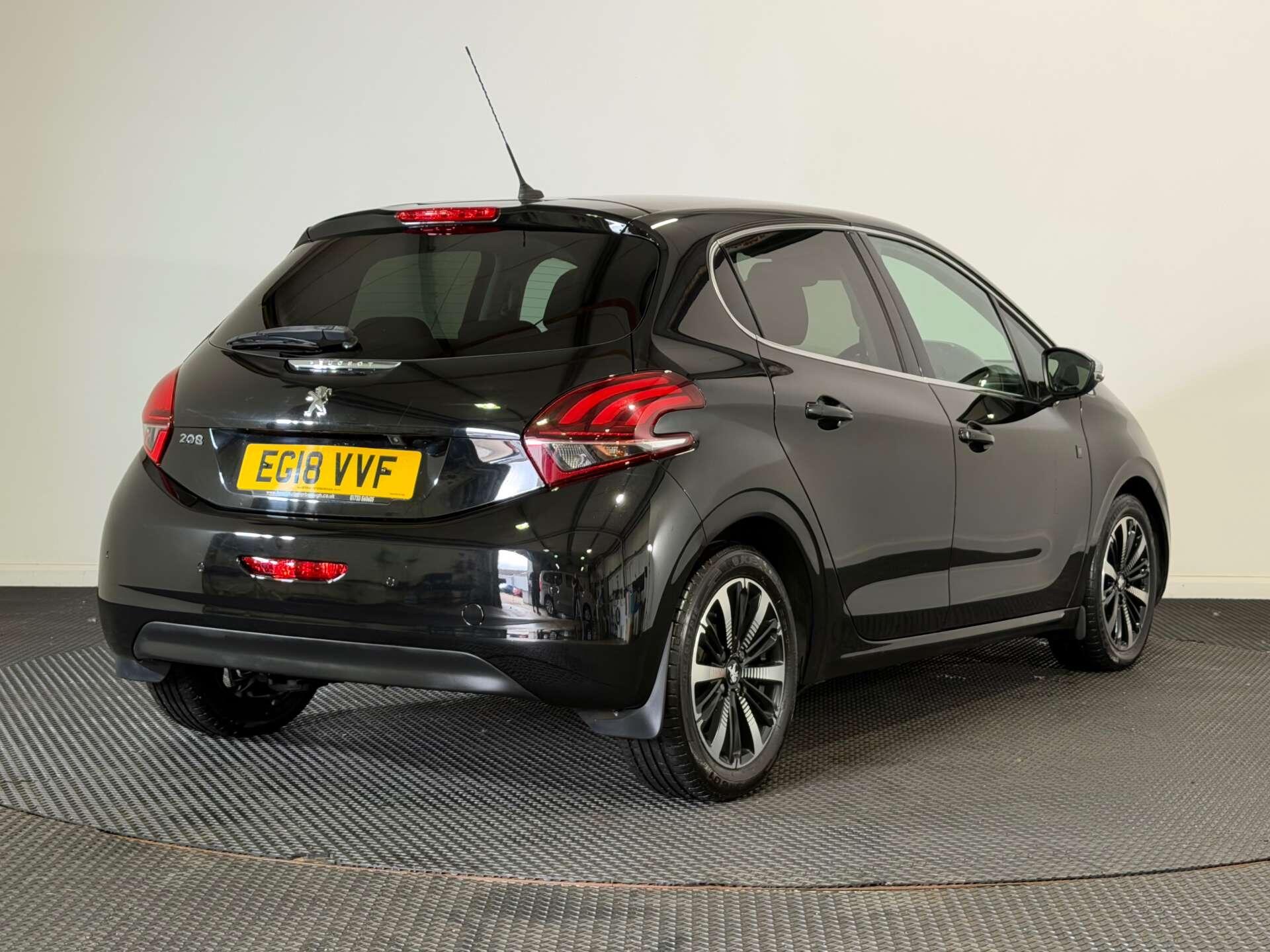 Peugeot 208 view 7