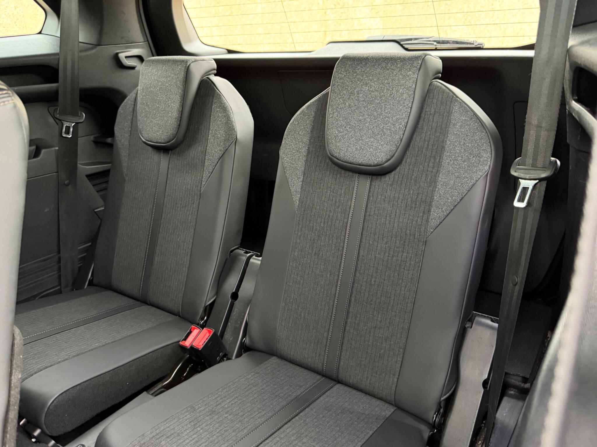 Peugeot 5008 view 31