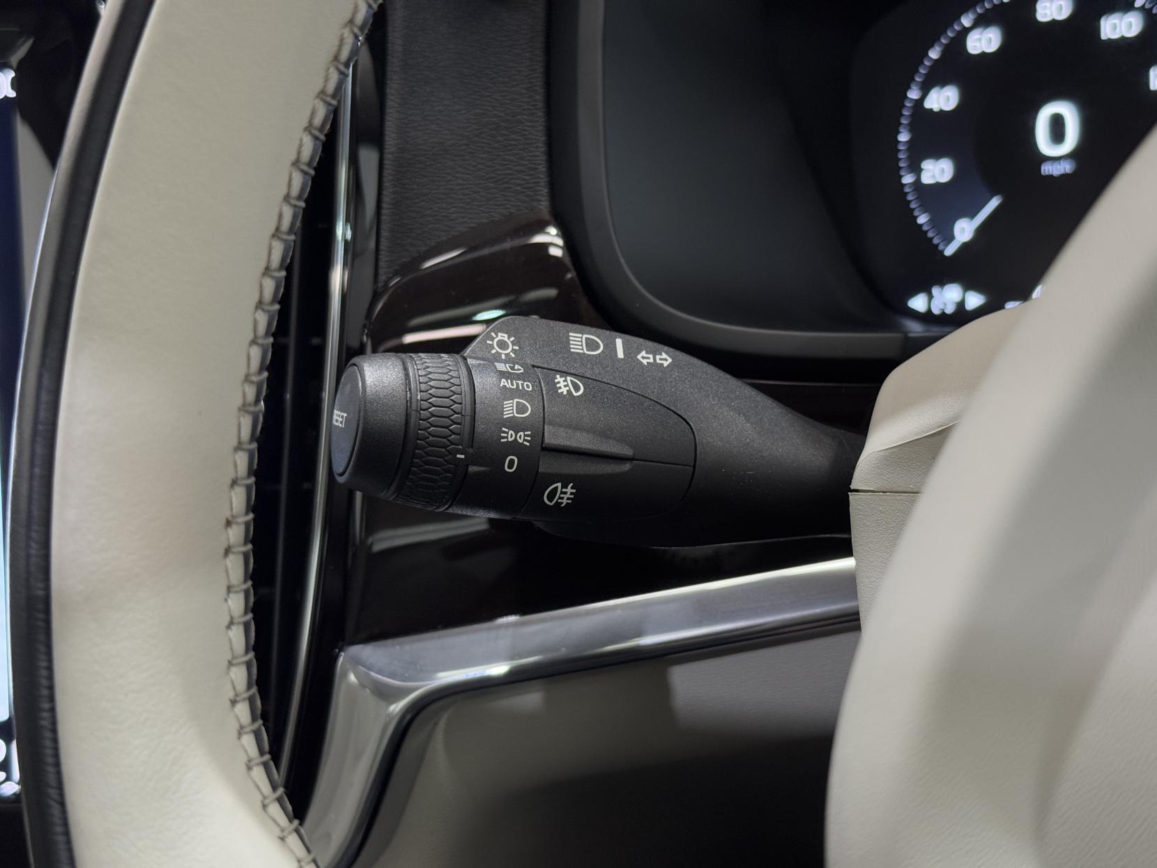 Volvo S90 view 36