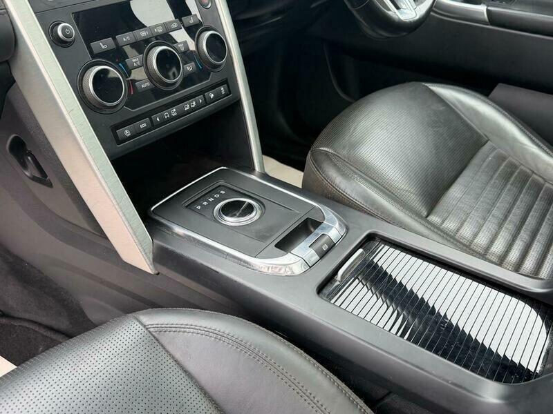 Land Rover Discovery Sport view 33