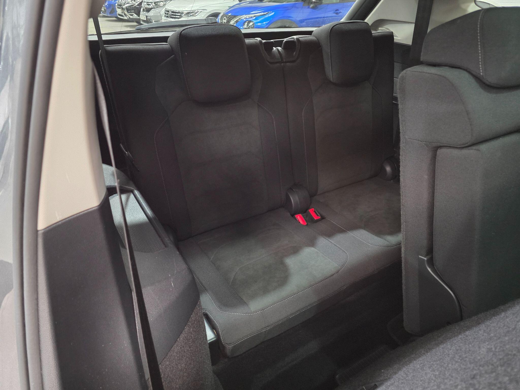 Volkswagen Tiguan Allspace view 26
