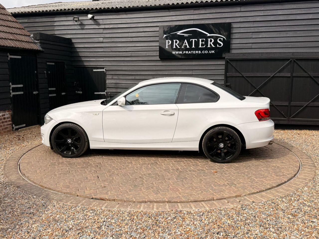 BMW 1 Series view 6