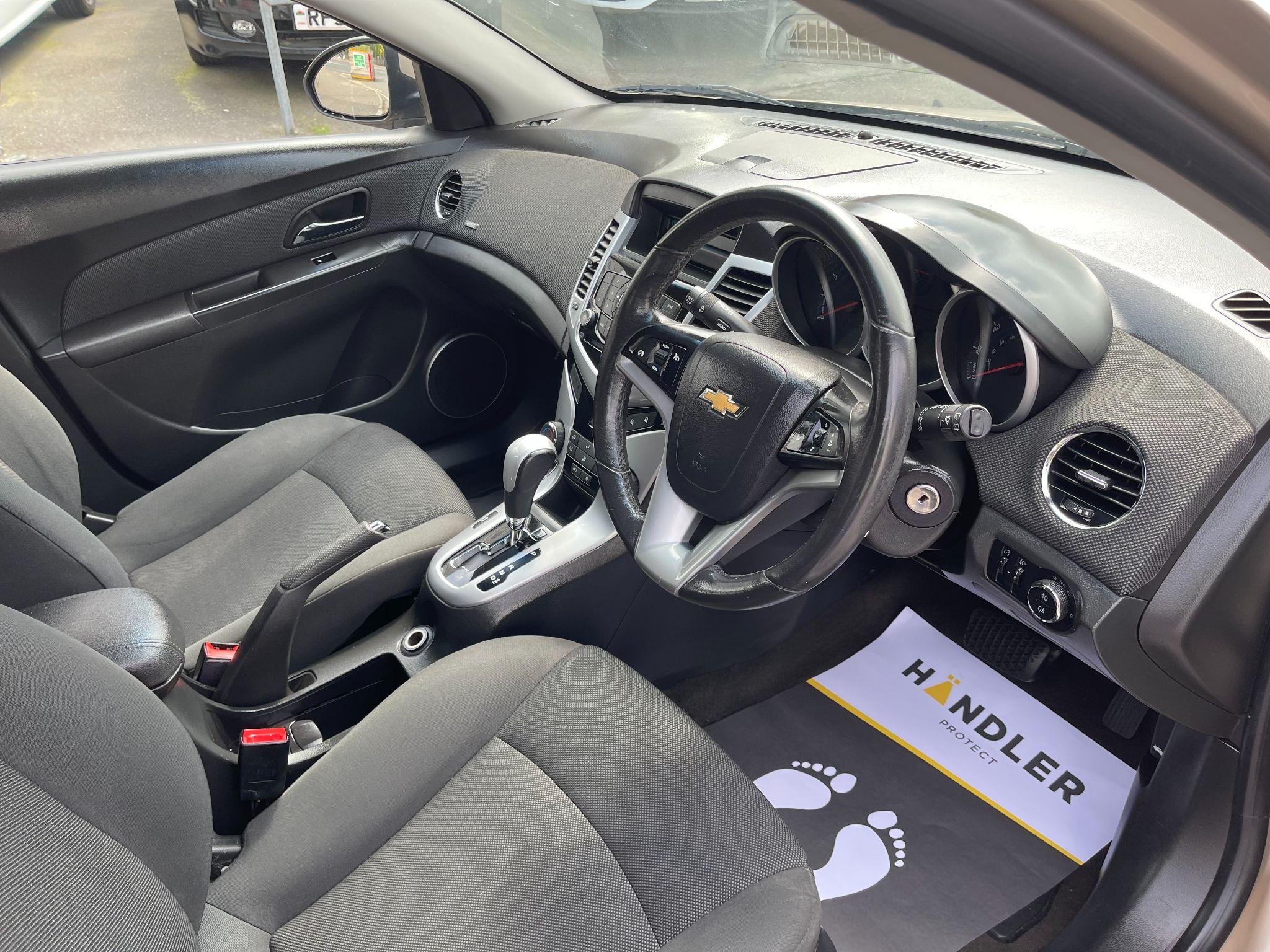 Chevrolet Cruze view 26