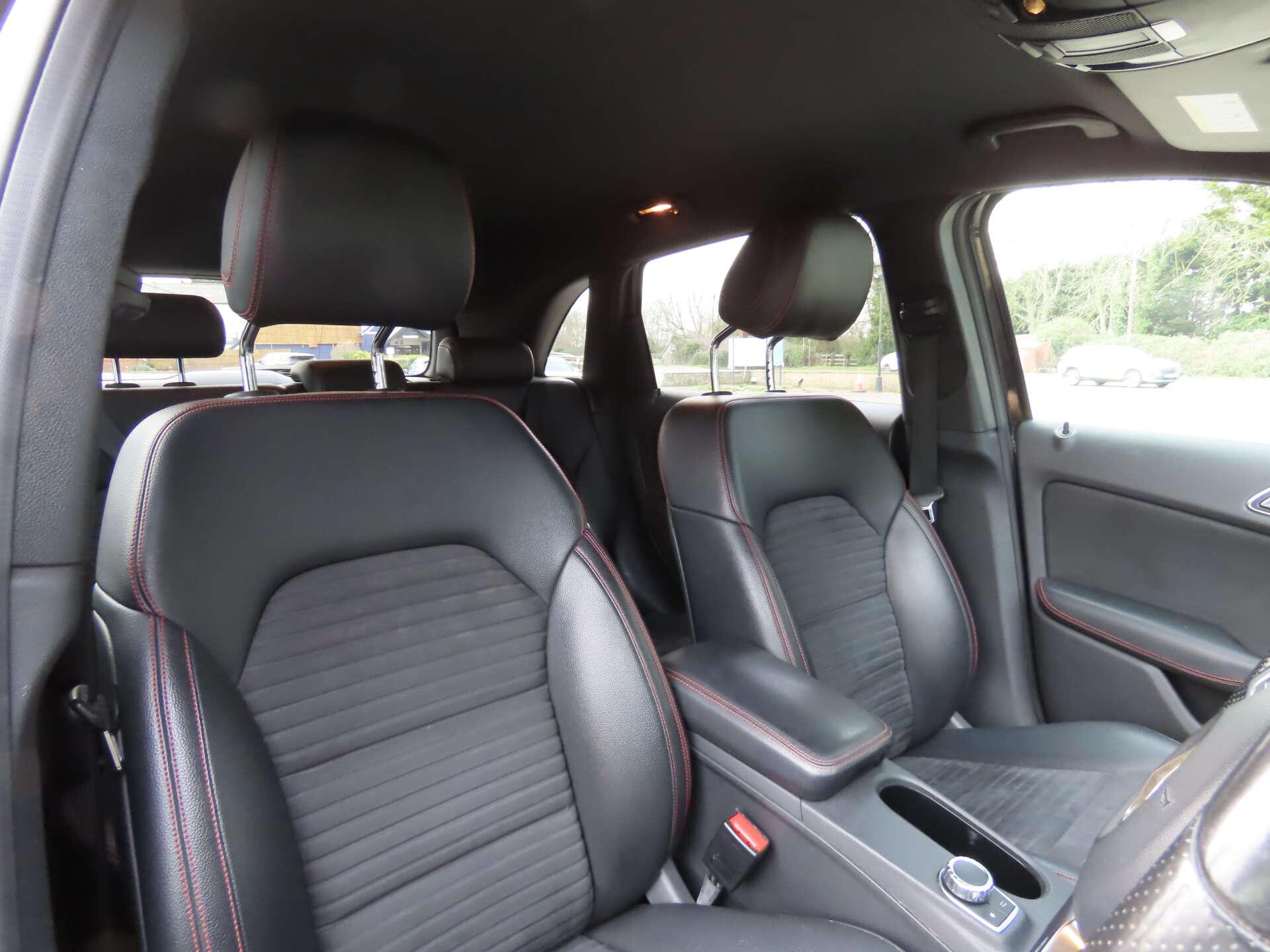 Mercedes-Benz B-Class view 8