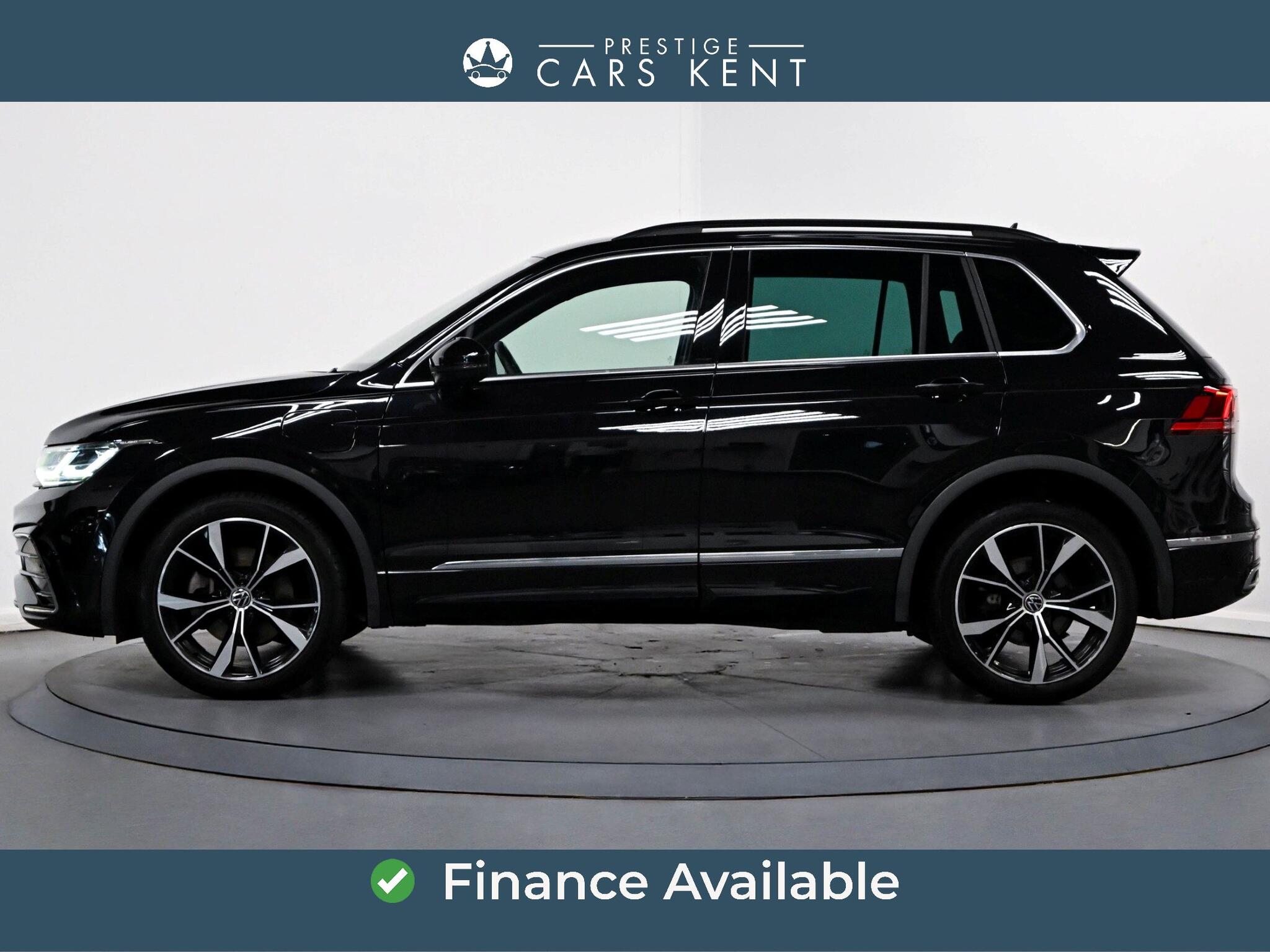 Volkswagen Tiguan view 4