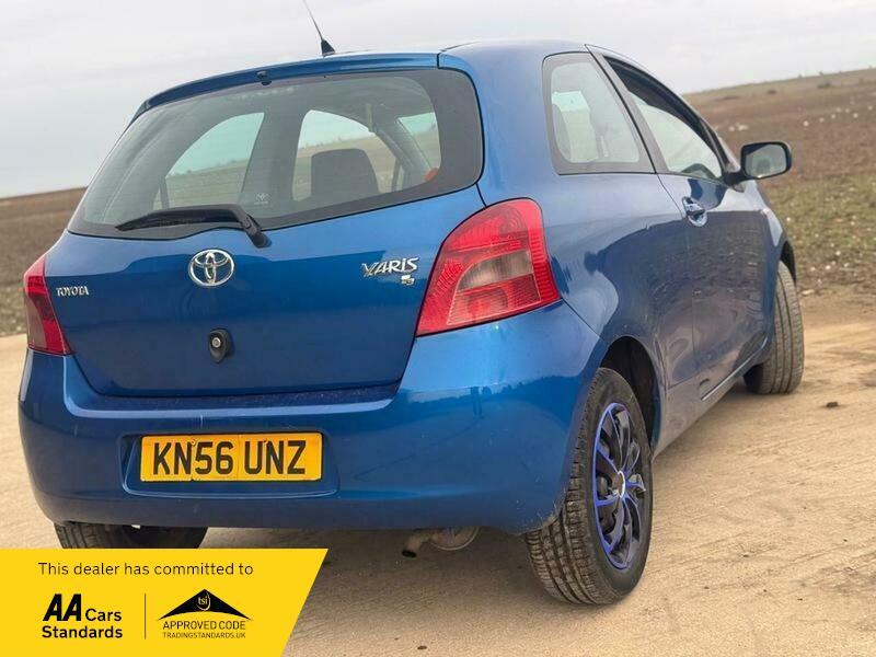2006 Toyota Yaris image 12