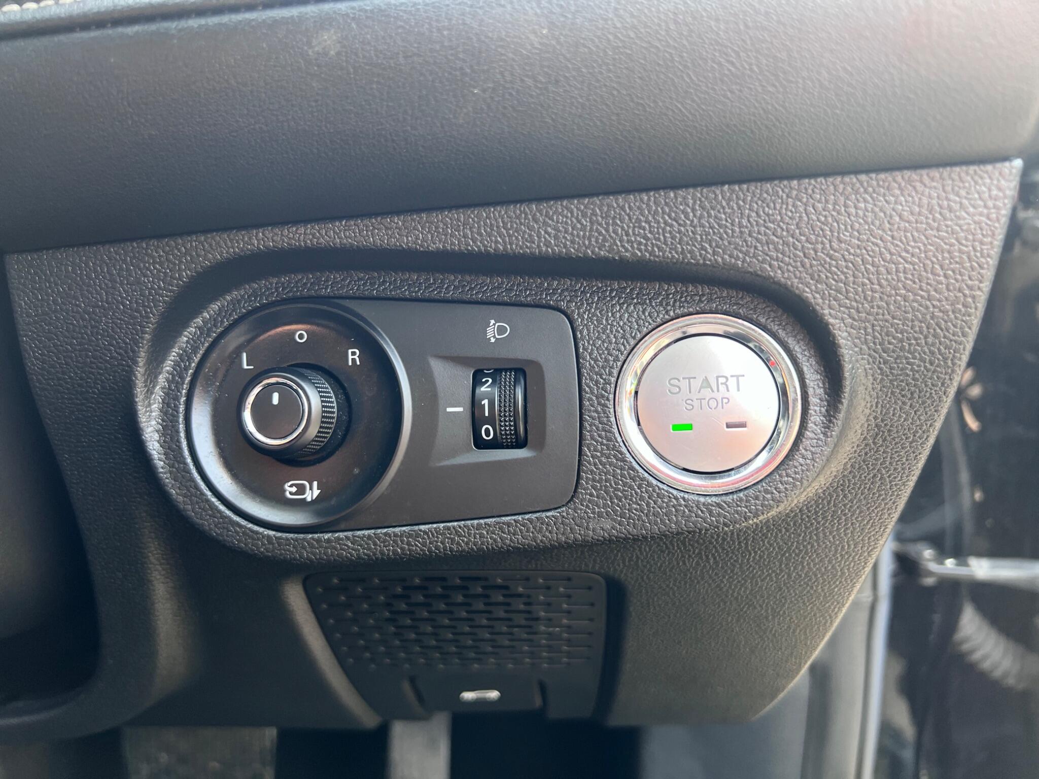 MG MG5 view 32