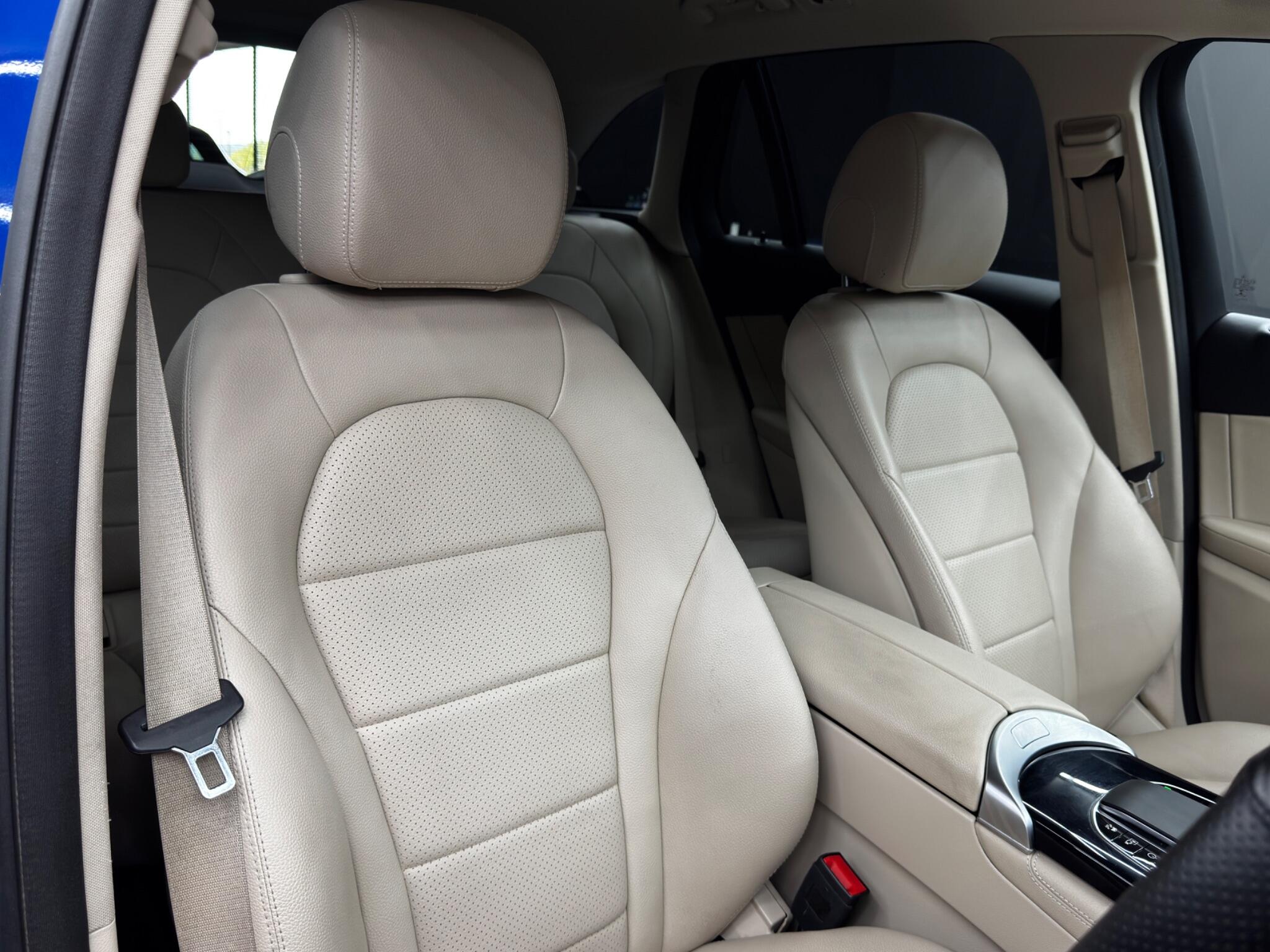 Mercedes-Benz GLC view 12