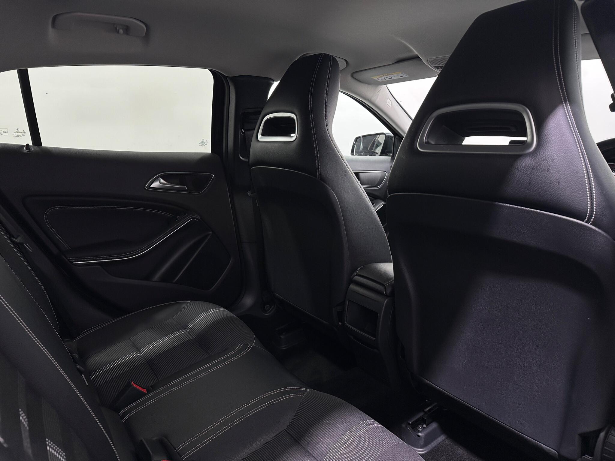 Mercedes-Benz Gla view 40