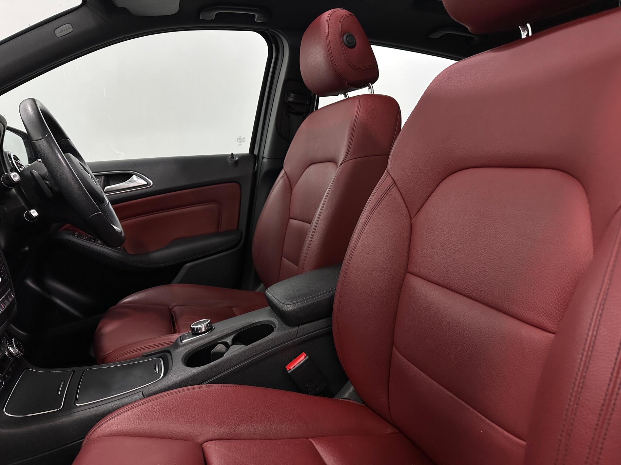 Mercedes-Benz B Class view 37