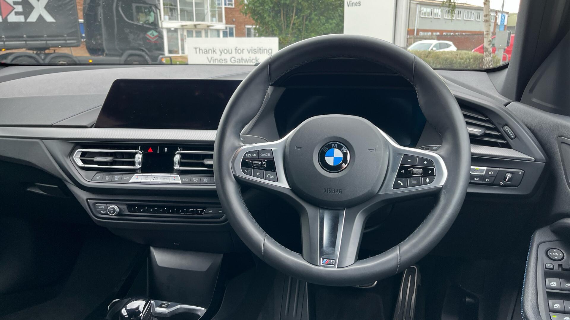 BMW 1 Series view 5