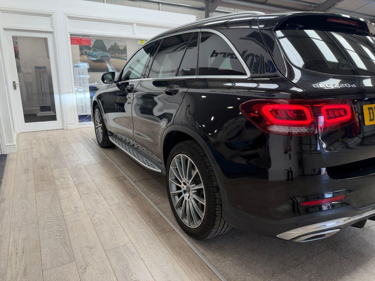 Mercedes-Benz GLC view 22