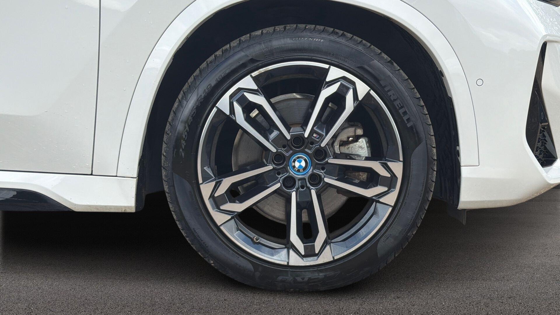 BMW Ix1 view 14