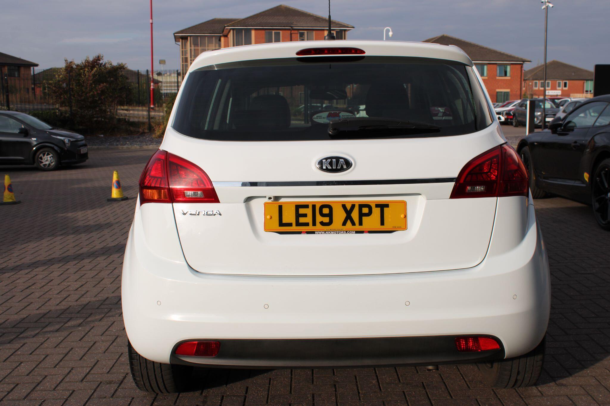 Kia Venga view 5