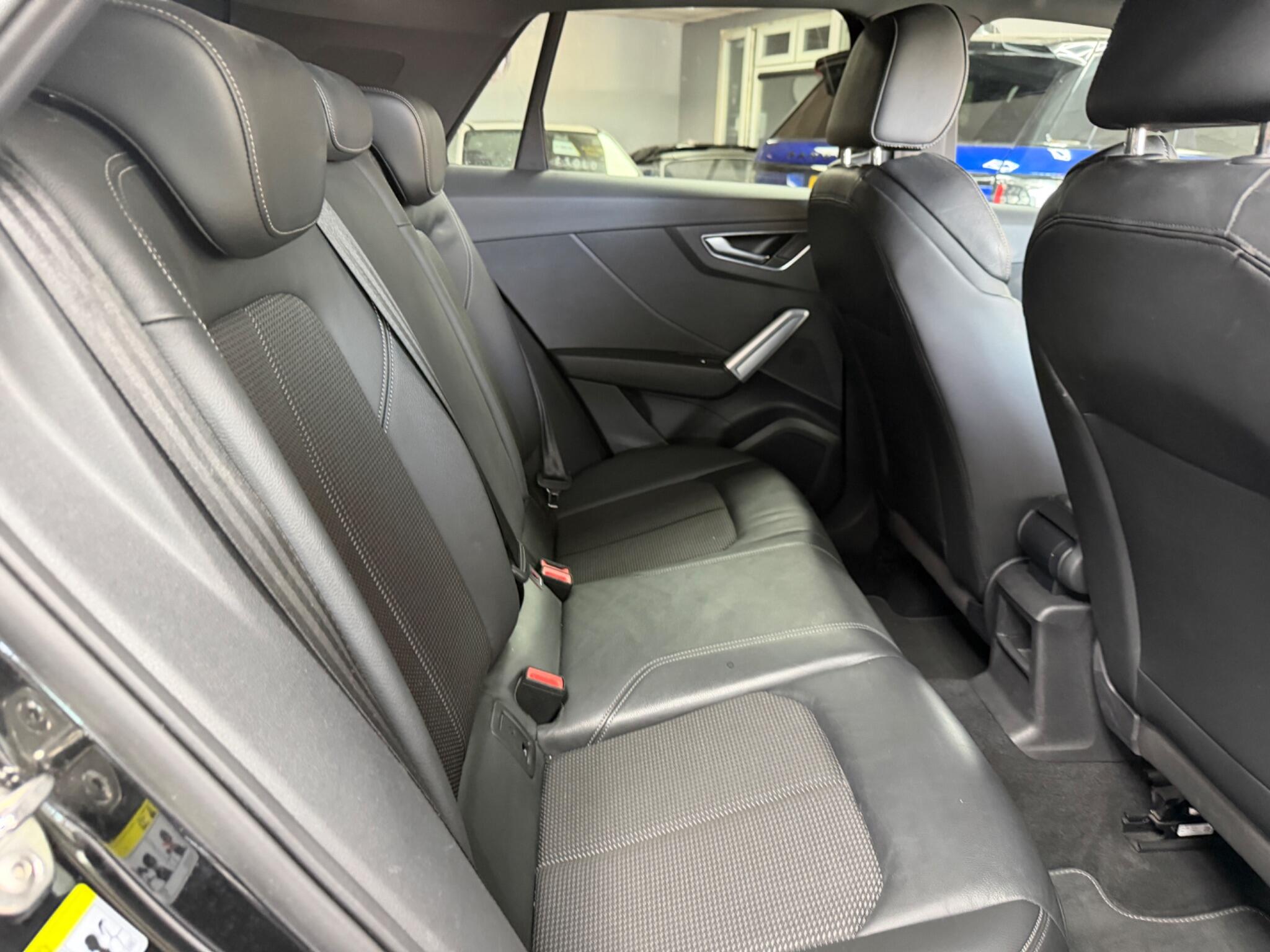 Audi Q2 view 8