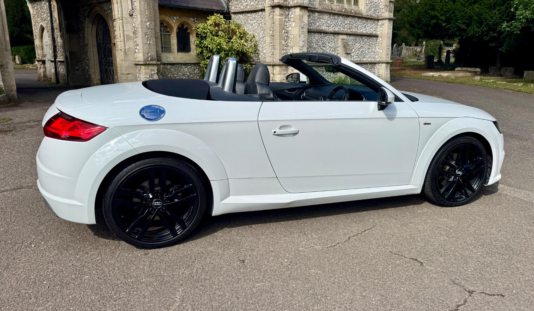 Audi TT view 21