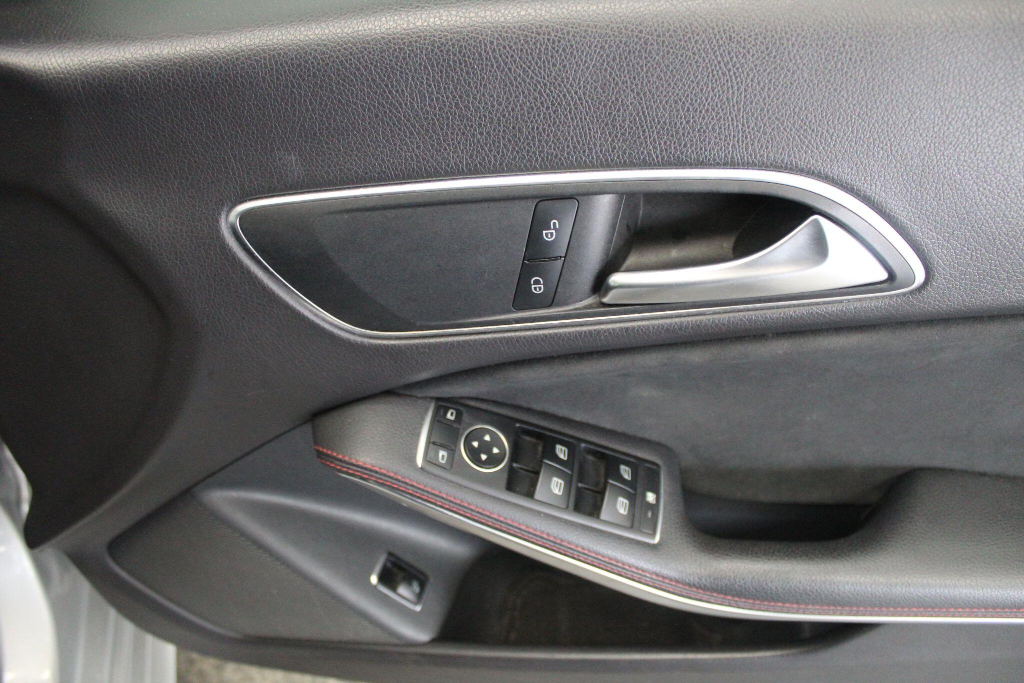 Mercedes-Benz CLA view 47