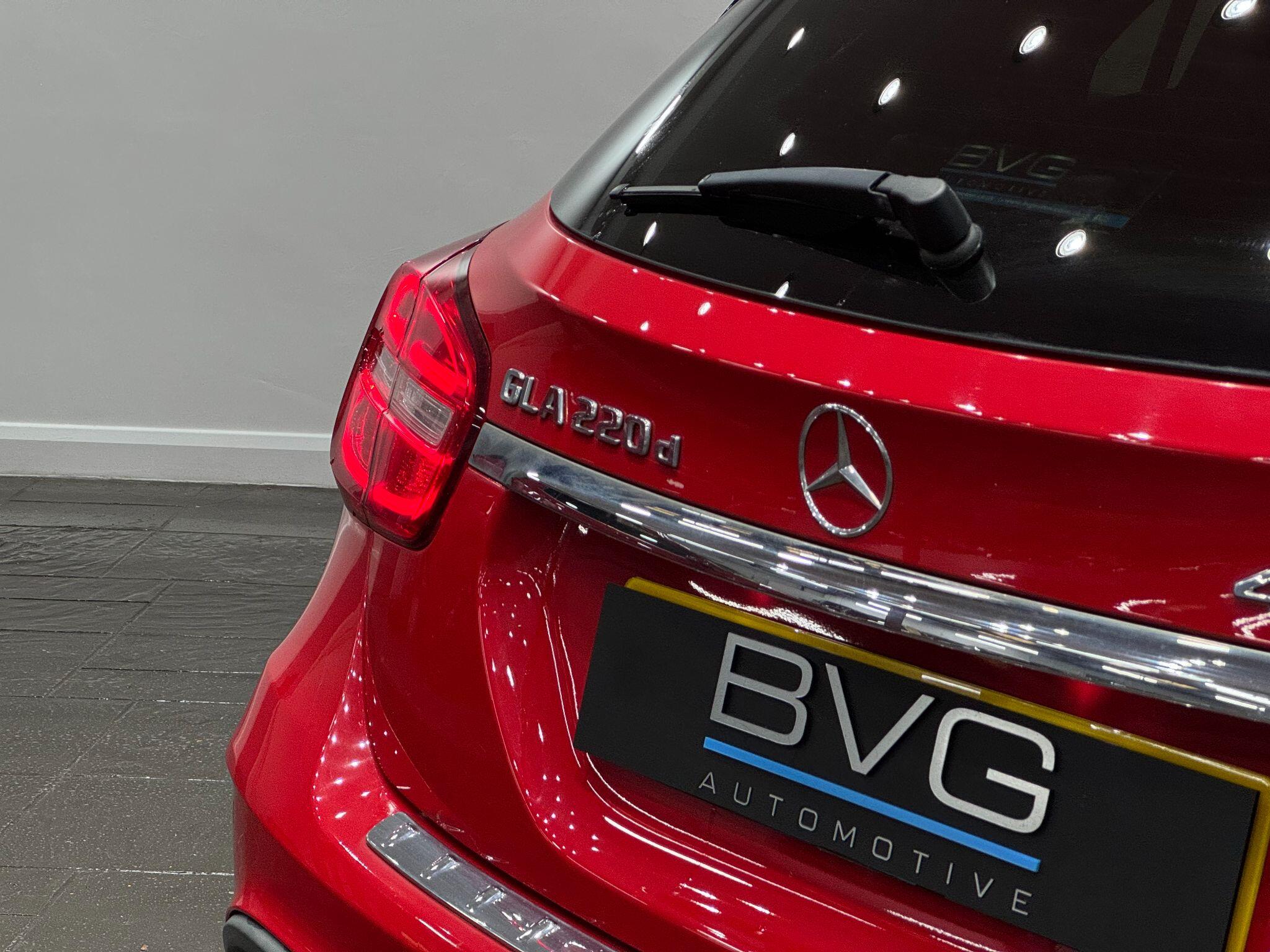 Mercedes-Benz GLA view 23