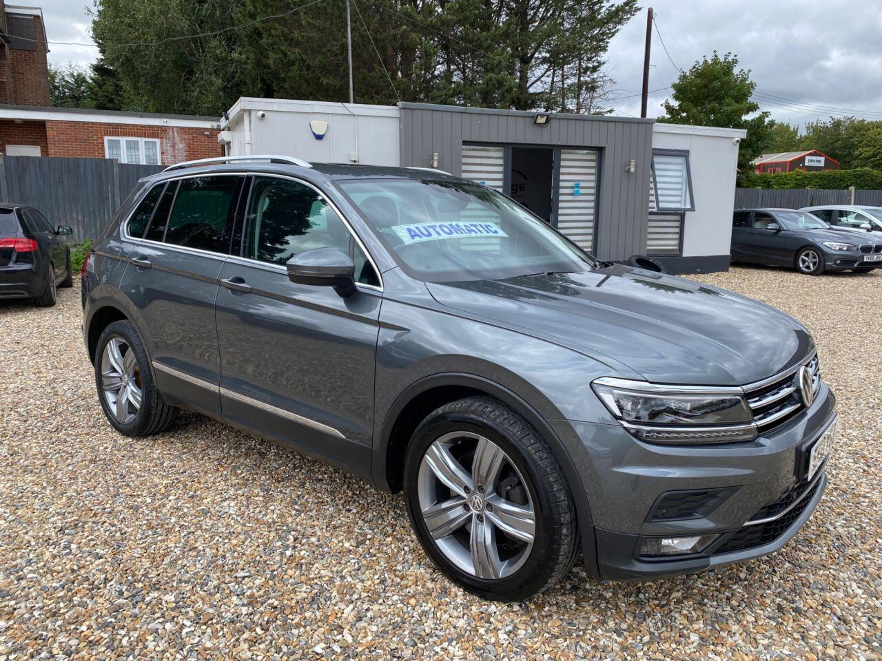 Volkswagen Tiguan view 2