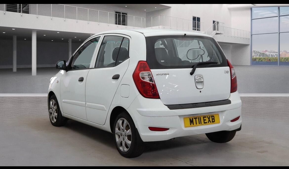 Hyundai i10 view 3