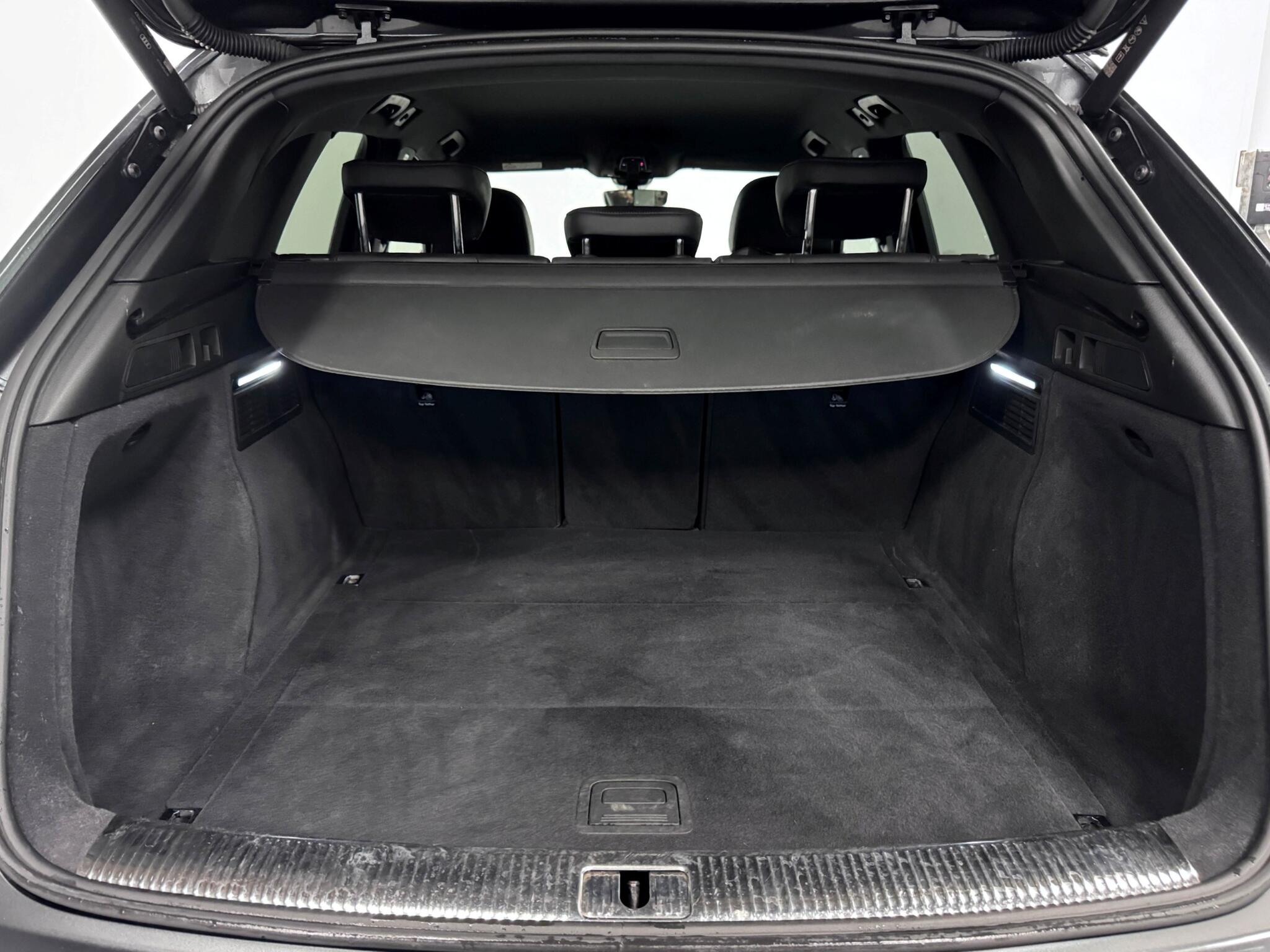 Audi Q5 view 7