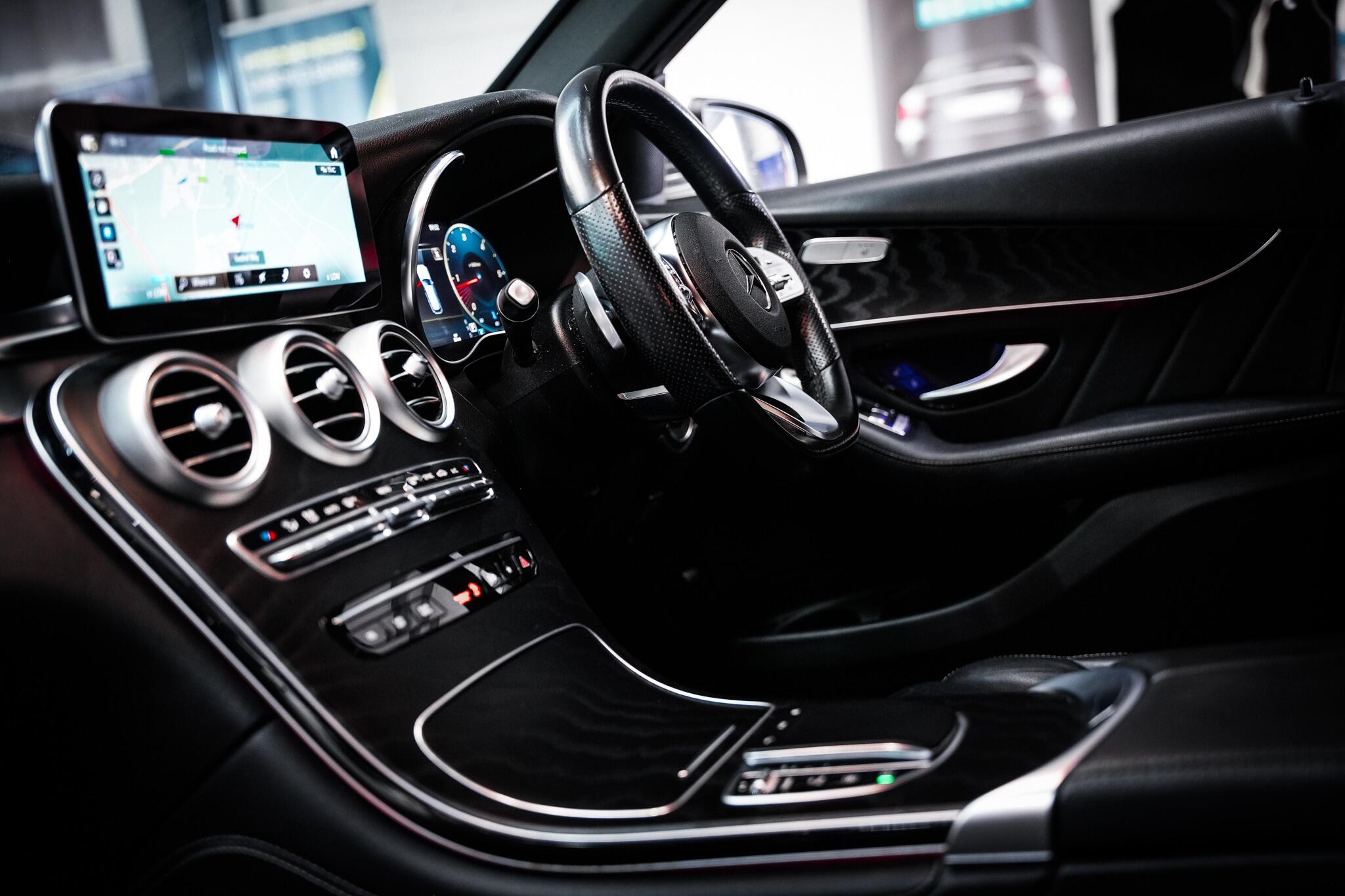Mercedes-Benz GLC view 3