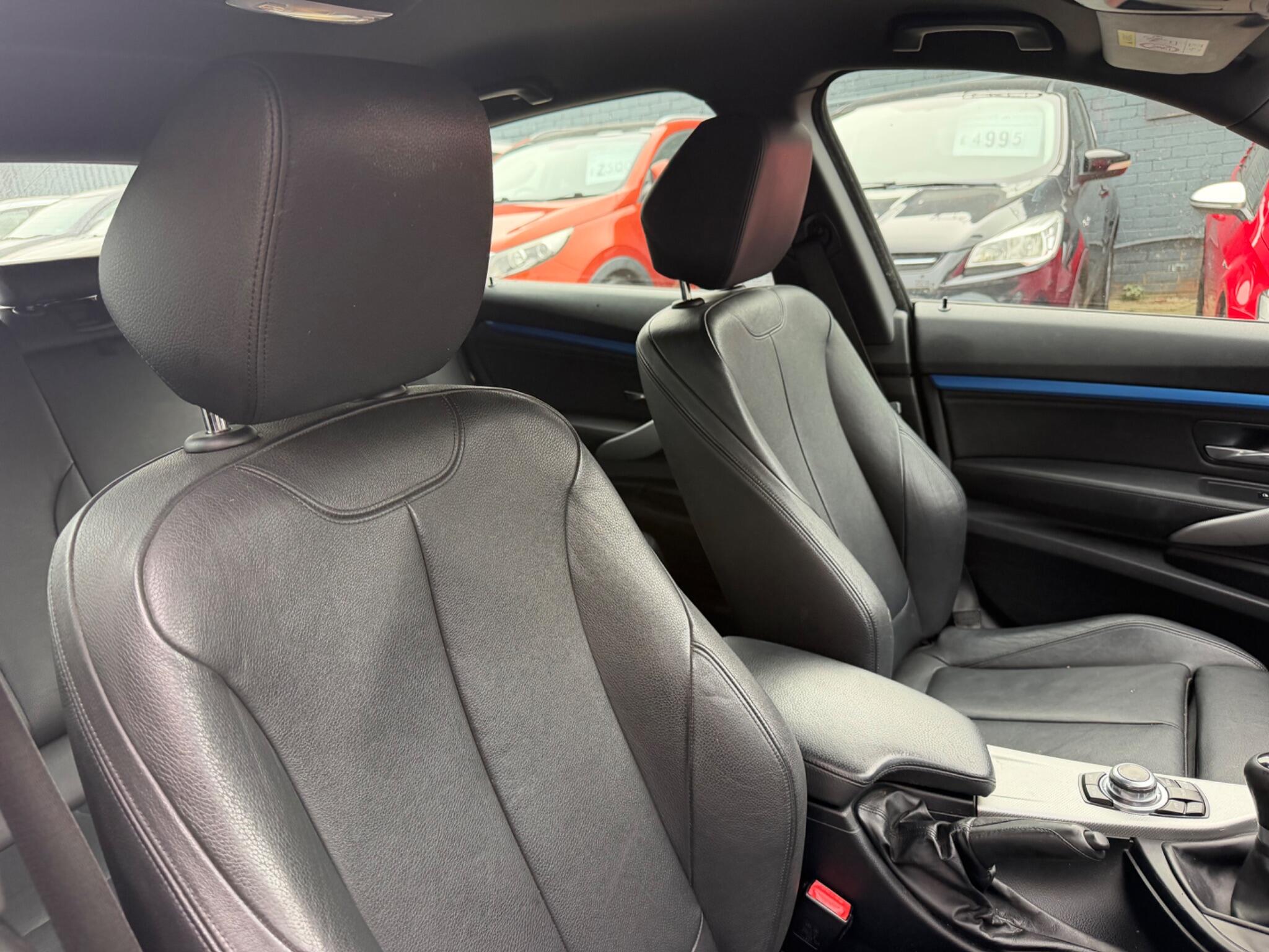 BMW 3 Series view 12