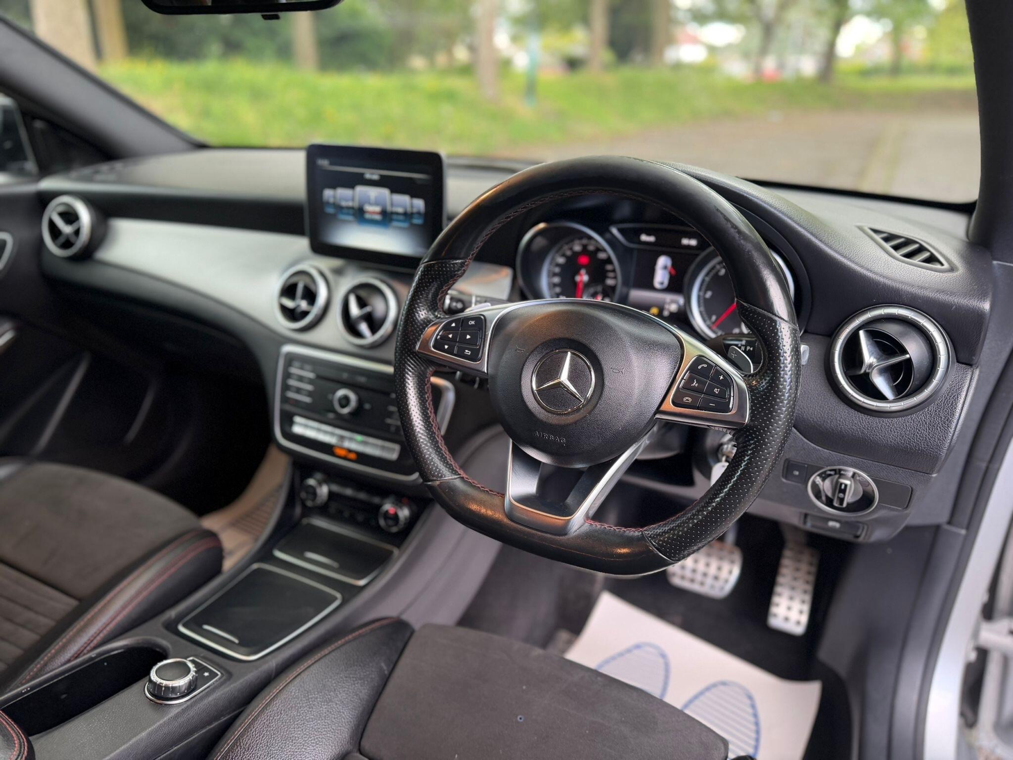 Mercedes-Benz Cla view 11