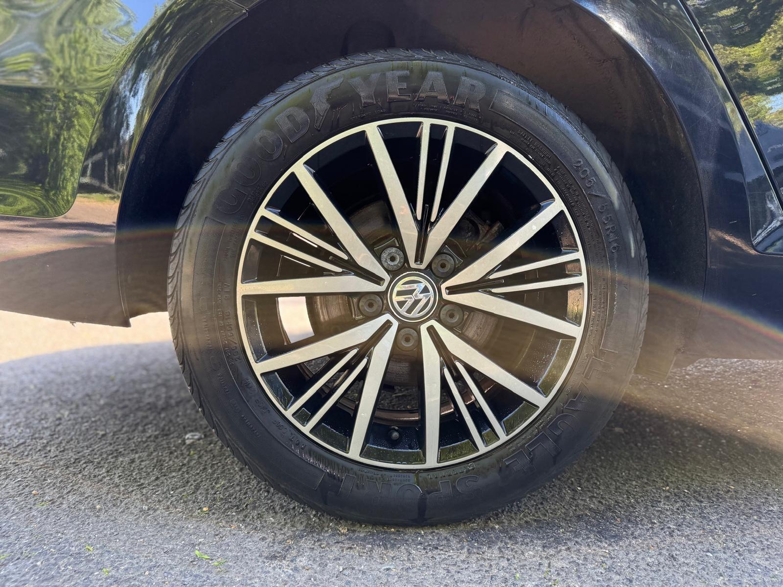 Volkswagen Golf view 54