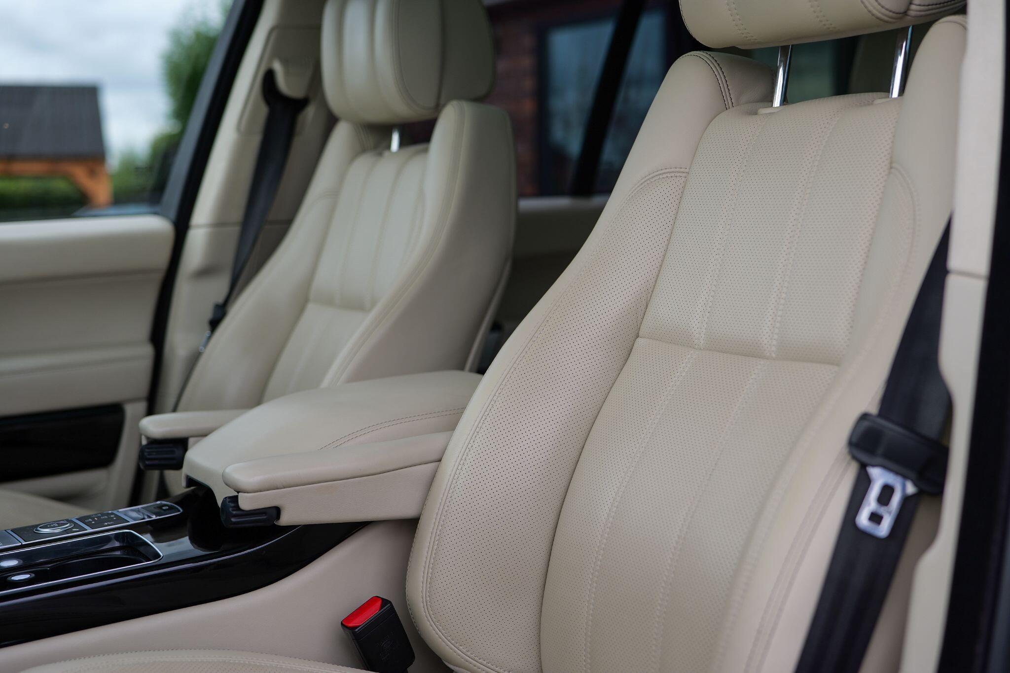 Land Rover Range Rover view 23