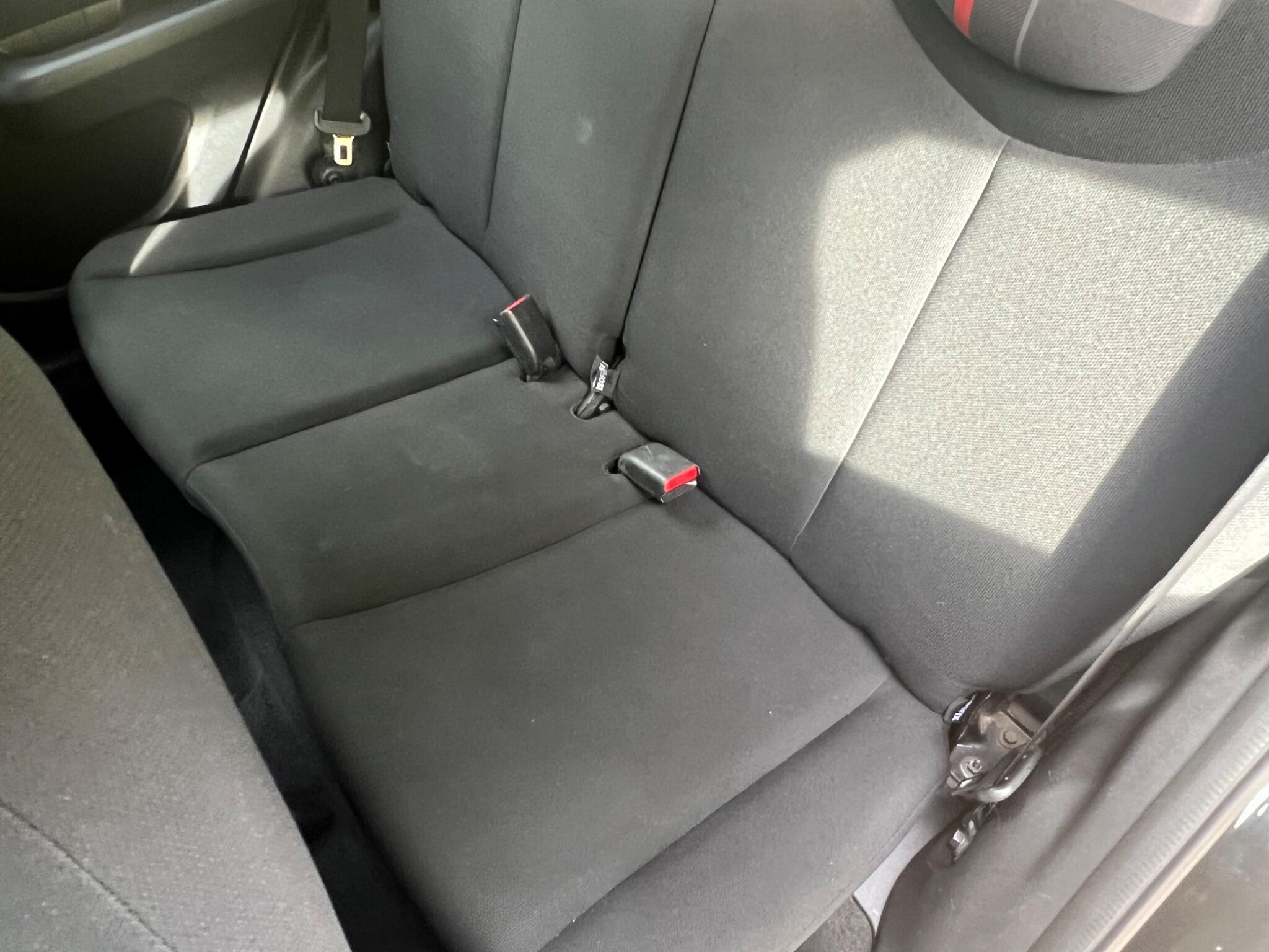 Peugeot 108 view 17