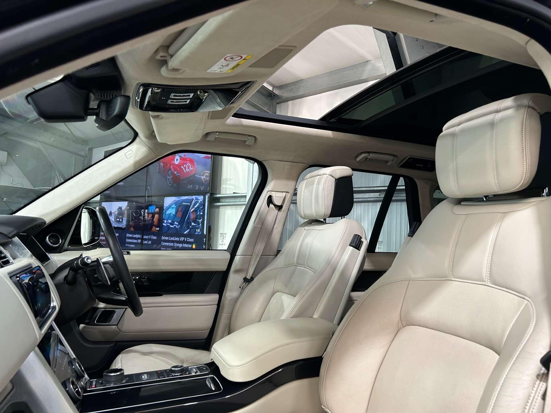 Land Rover Range Rover view 44